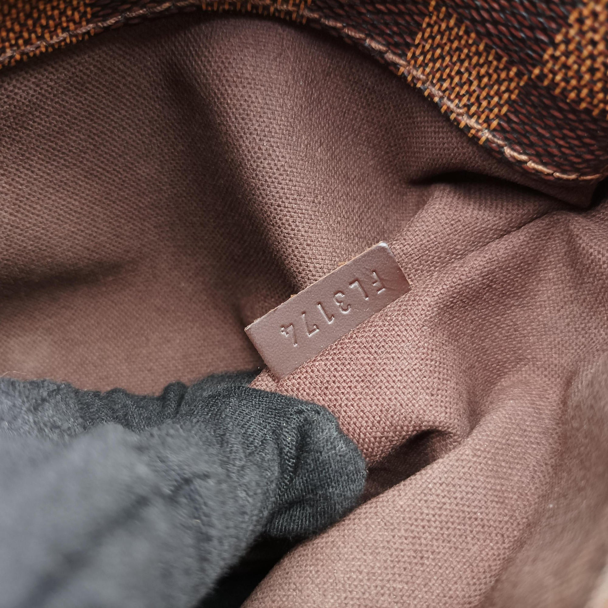 Pre-owned Louis Vuitton DISTRICT PM EBENE Damier Canvas N41213 shoulderbag | stylenewstar