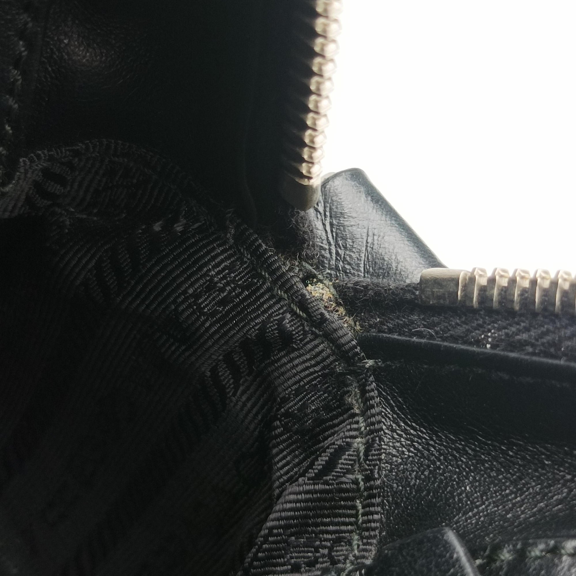 Pre-owned Prada Diagramme Black Leather 1BH083 shoulderbag | stylenewstar