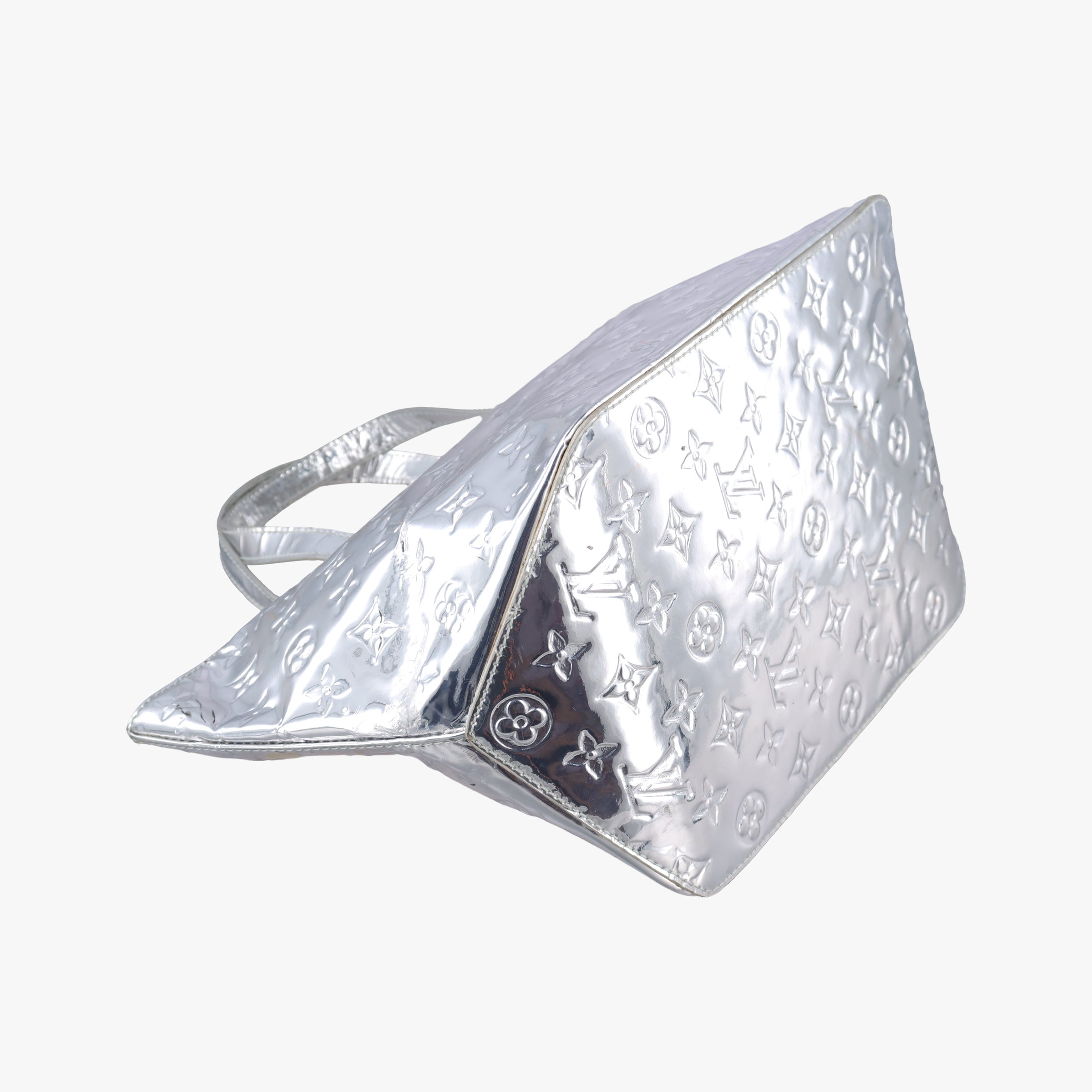 Pre-owned Louis Vuitton Bellevue PM Silver Monogram Miroir M95759 handbag | stylenewstar