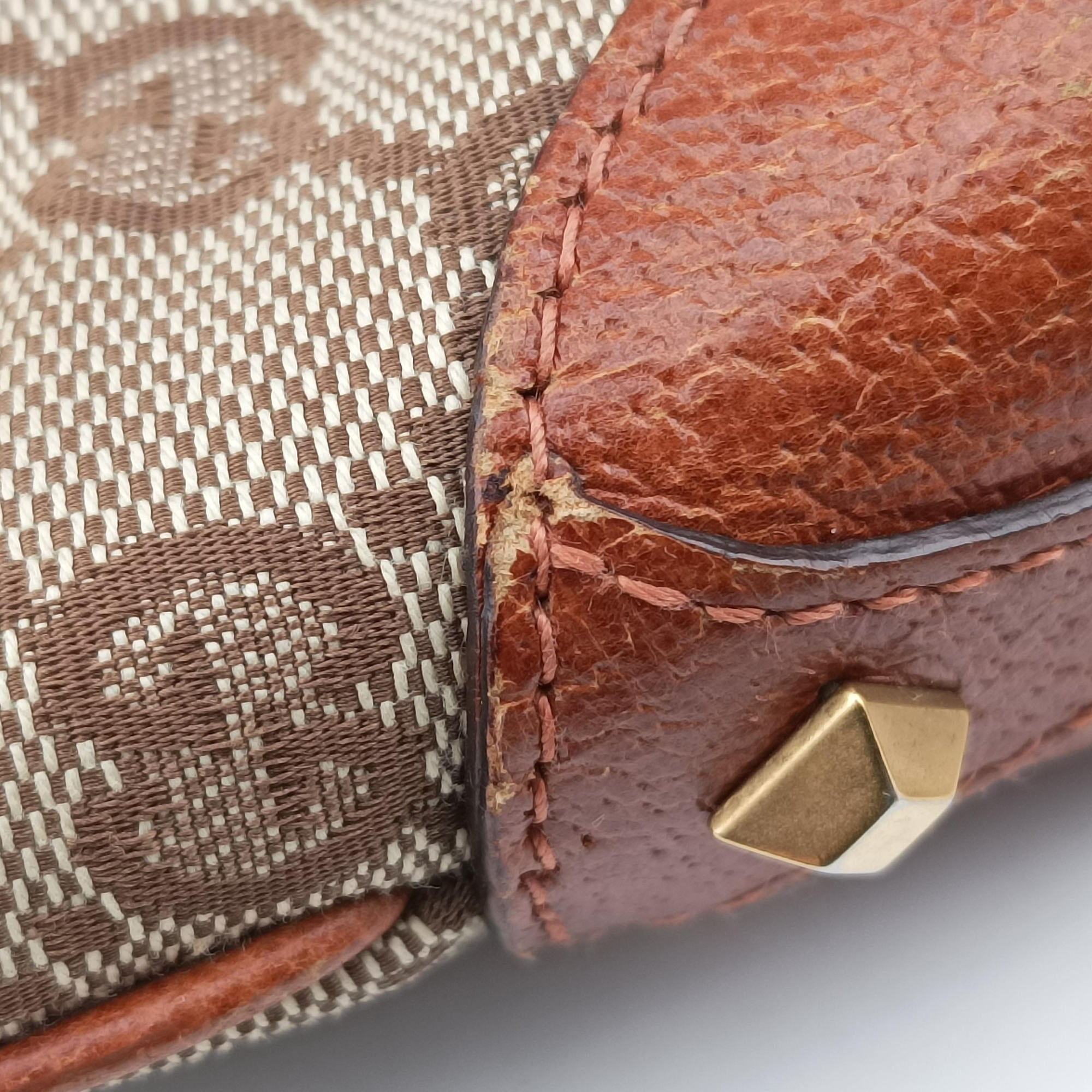 Pre-owned Gucci Piston Lock Jackie Hobo Beige x Brown canvas×leather 120885 shoulderbag | stylenewstar