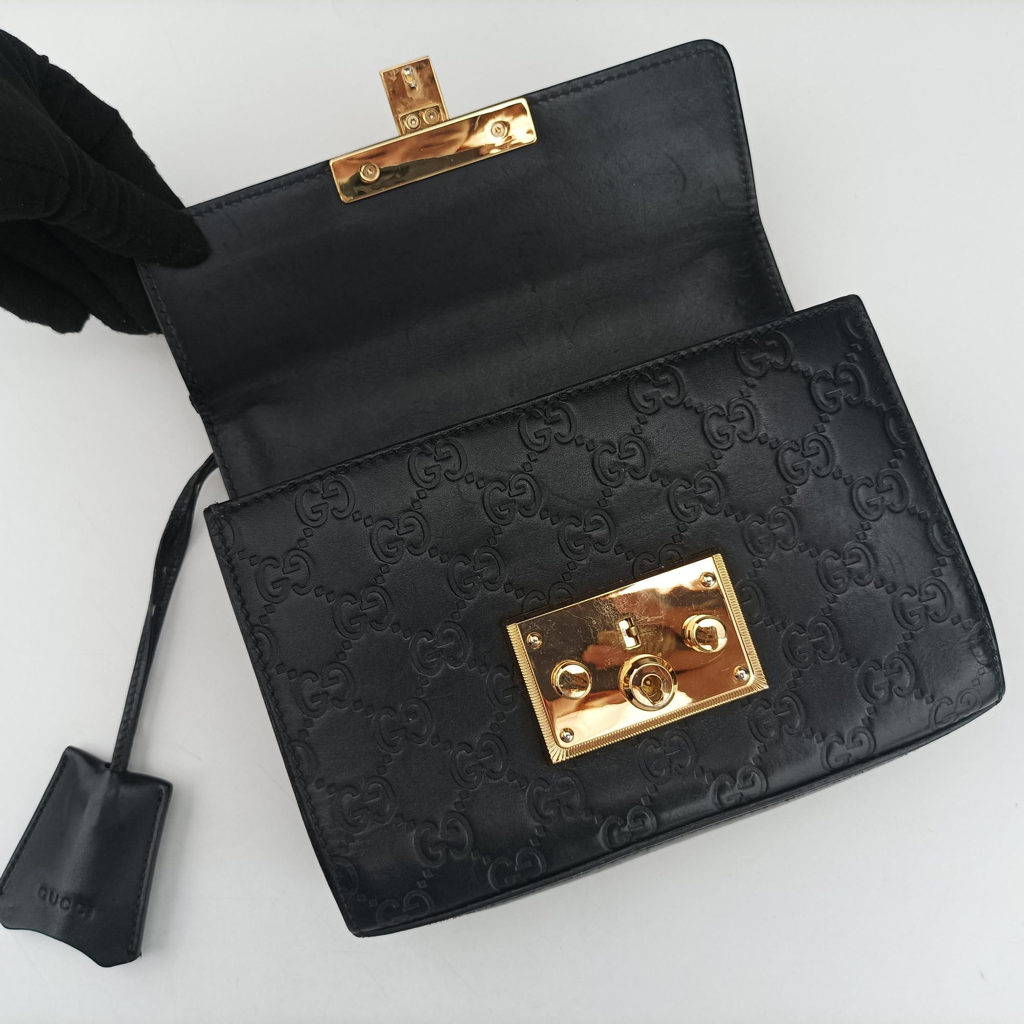 Pre-owned Gucci Padlock Black Leather 409487 shoulderbag | stylenewstar