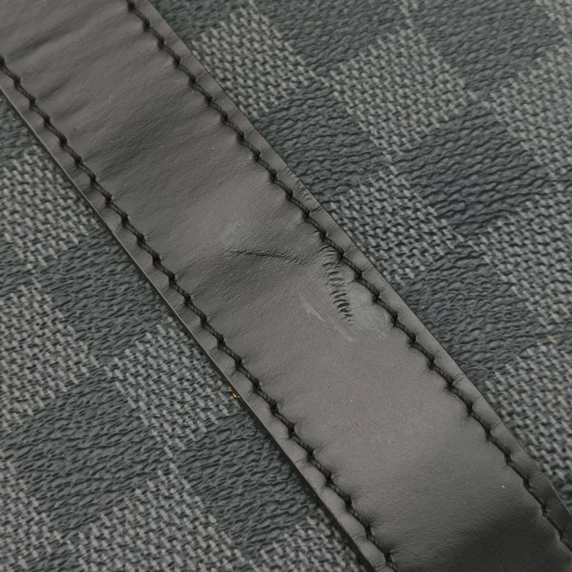 Secondhand Louis Vuitton Keepall Bandouliere 45 Noir Damier Graphite N41418 shoulderbag | stylenewstar