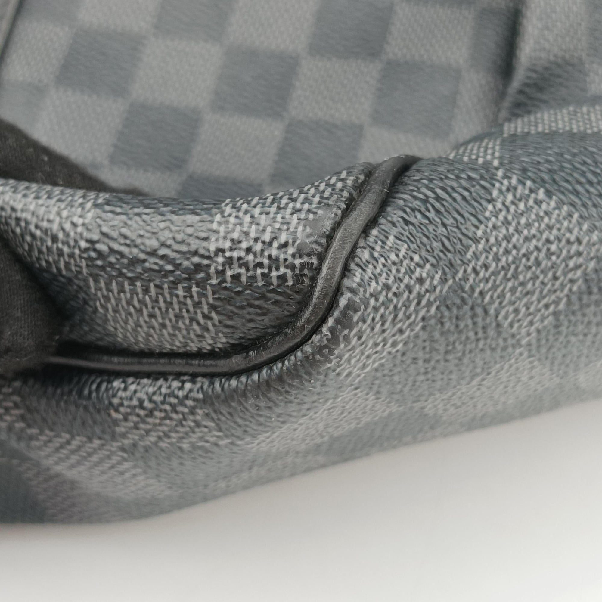 Secondhand Louis Vuitton Keepall Bandouliere 45 Noir Damier Graphite N41418 shoulderbag | stylenewstar