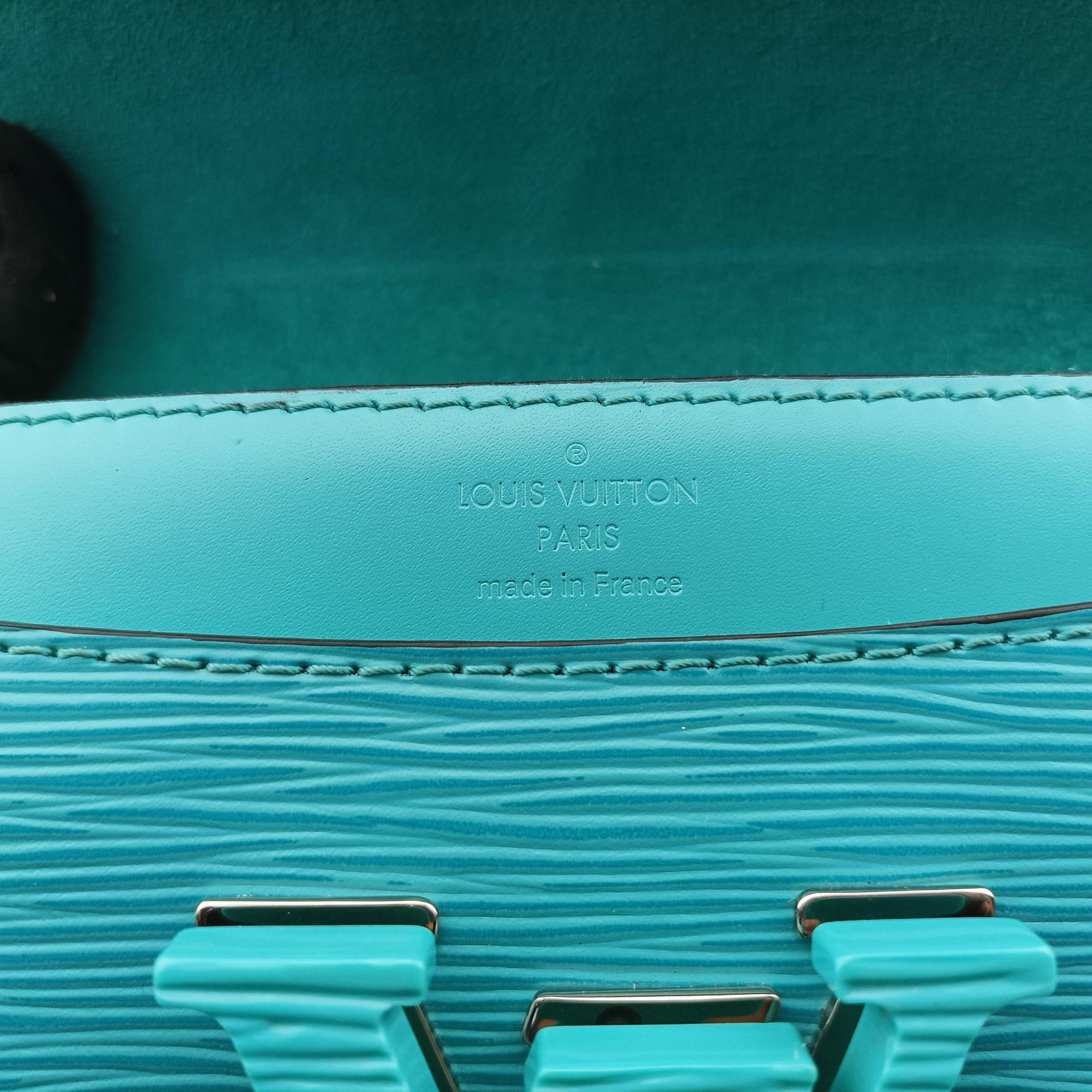 Secondhand Louis Vuitton Pochette Louise PM Blue EPI M50285 shoulderbag | stylenewstar