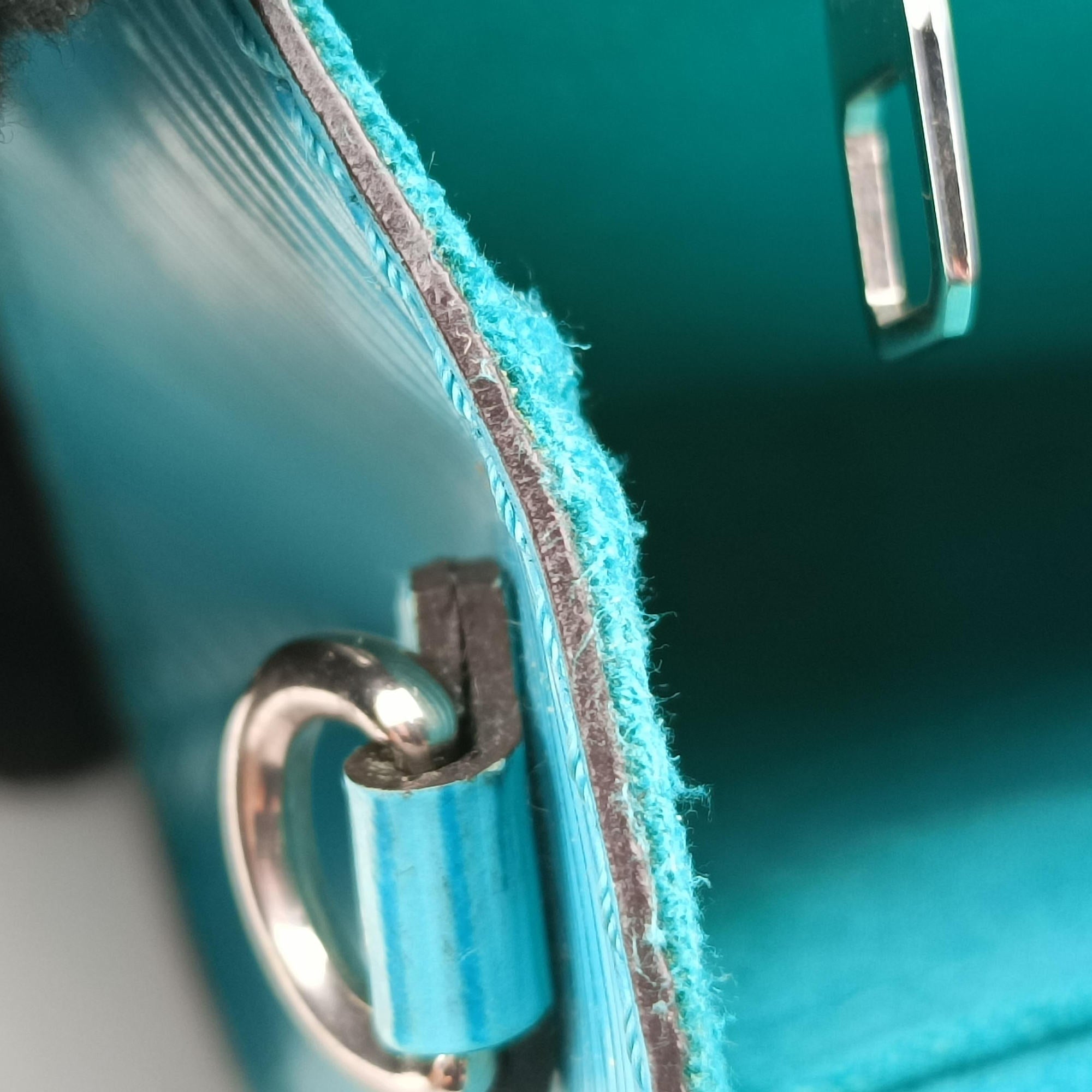 Secondhand Louis Vuitton Pochette Louise PM Blue EPI M50285 shoulderbag | stylenewstar