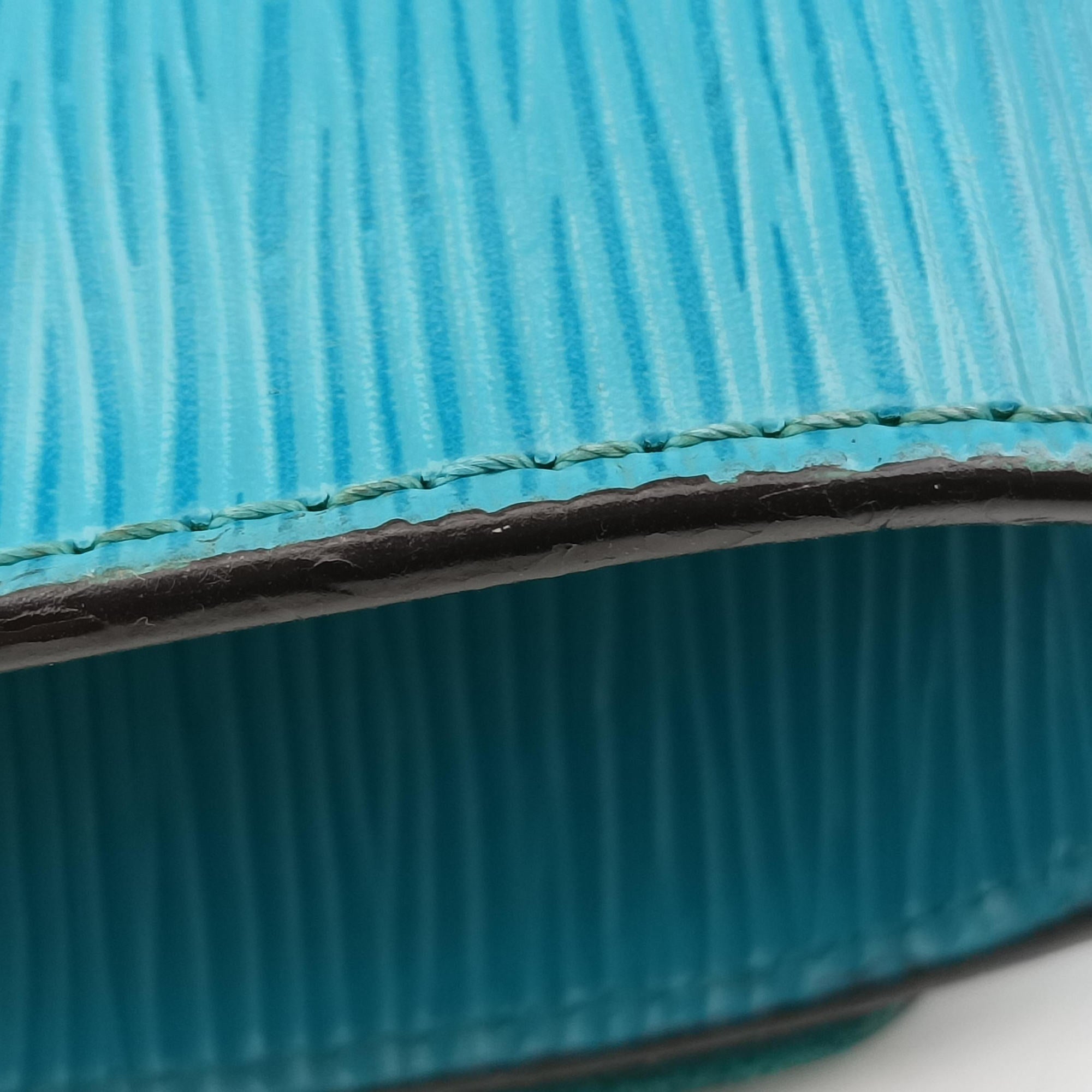 Secondhand Louis Vuitton Pochette Louise PM Blue EPI M50285 shoulderbag | stylenewstar