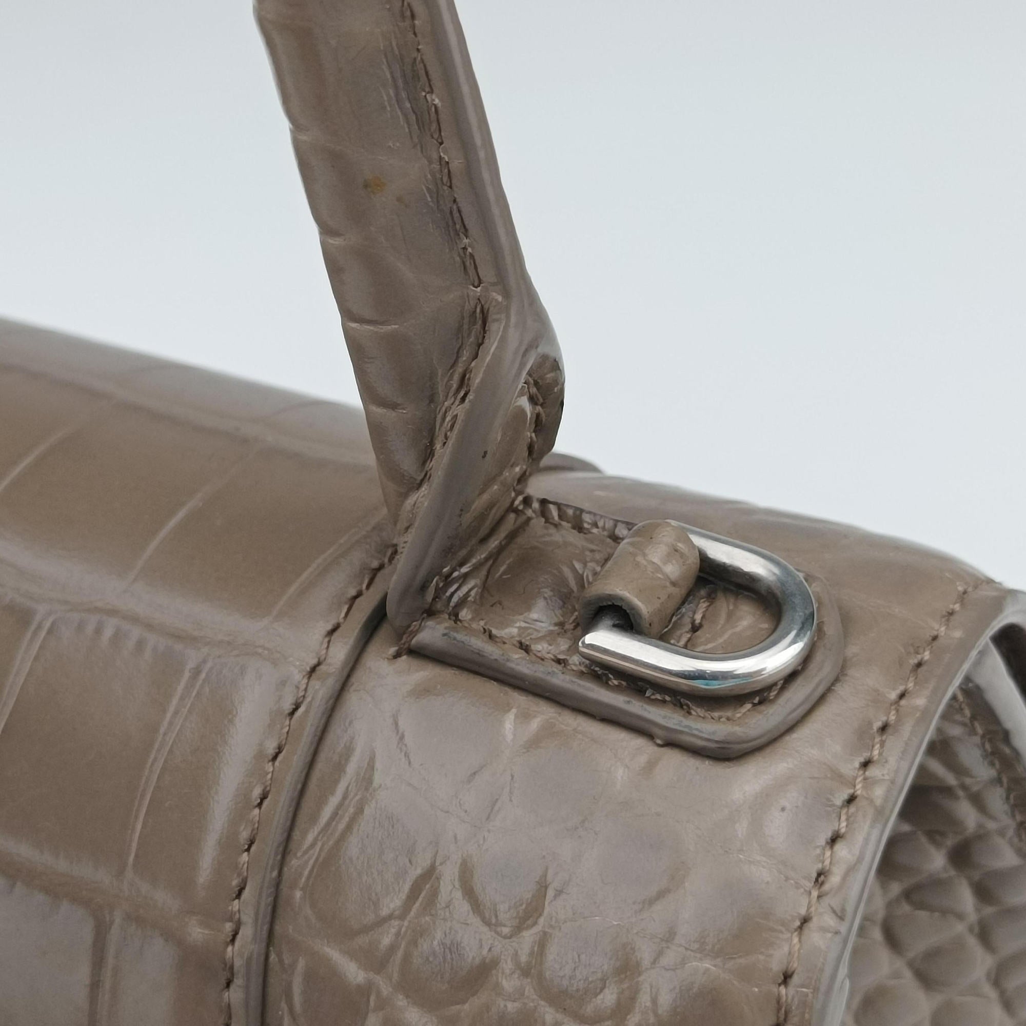 Pre-owned Balenciaga Hourglass Brown leather  shoulderbag | stylenewstar