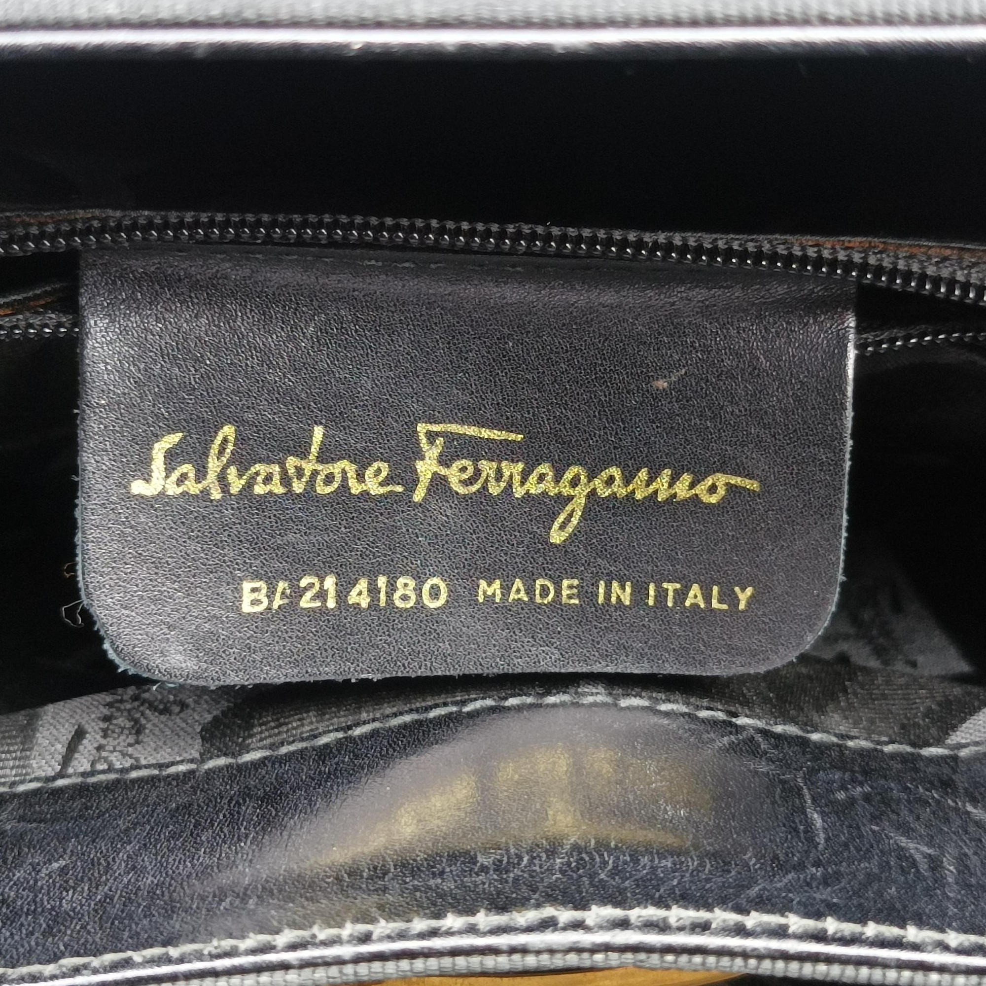 Secondhand Ferragamo Vara Black fabric  handbag | stylenewstar