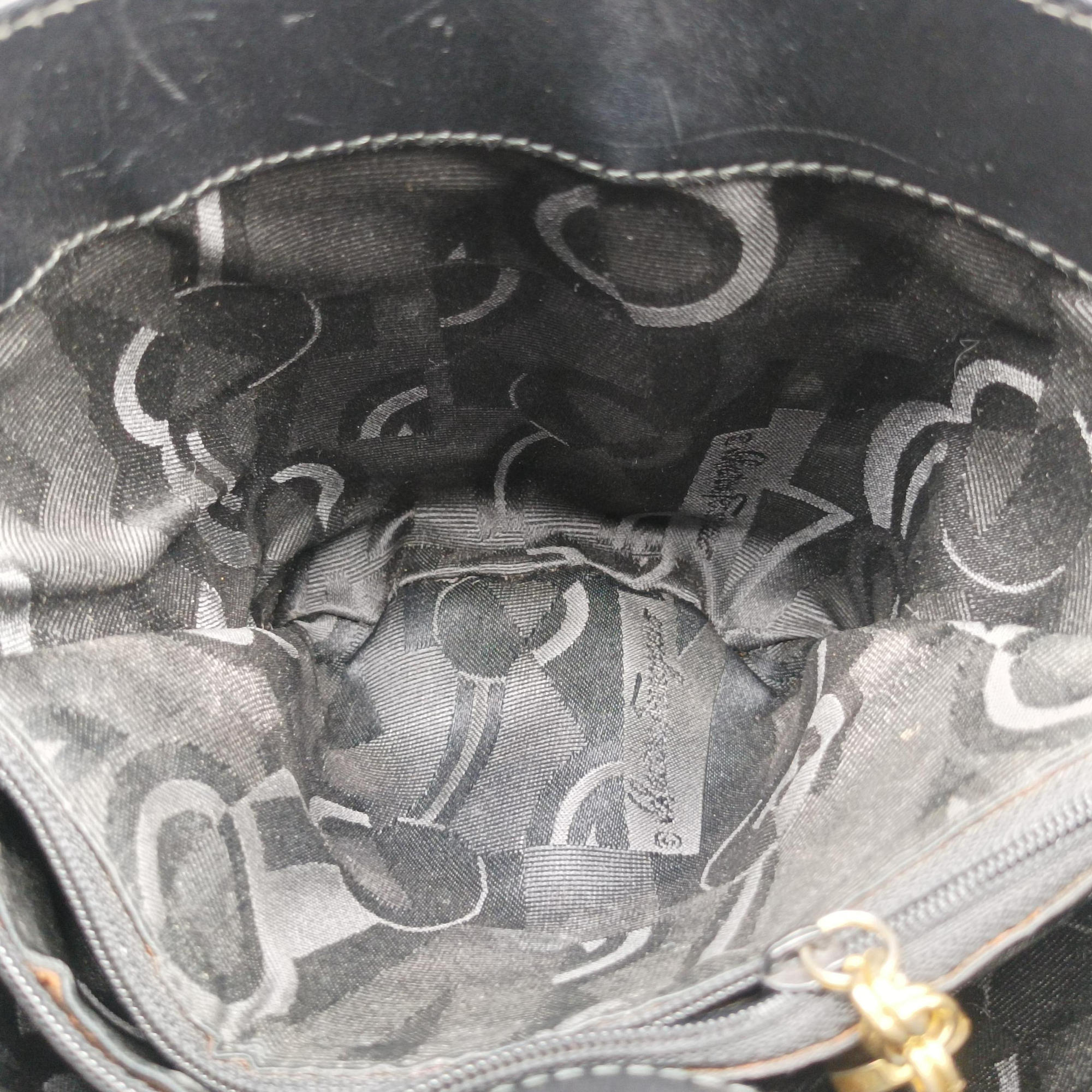 Secondhand Ferragamo Vara Black fabric  handbag | stylenewstar