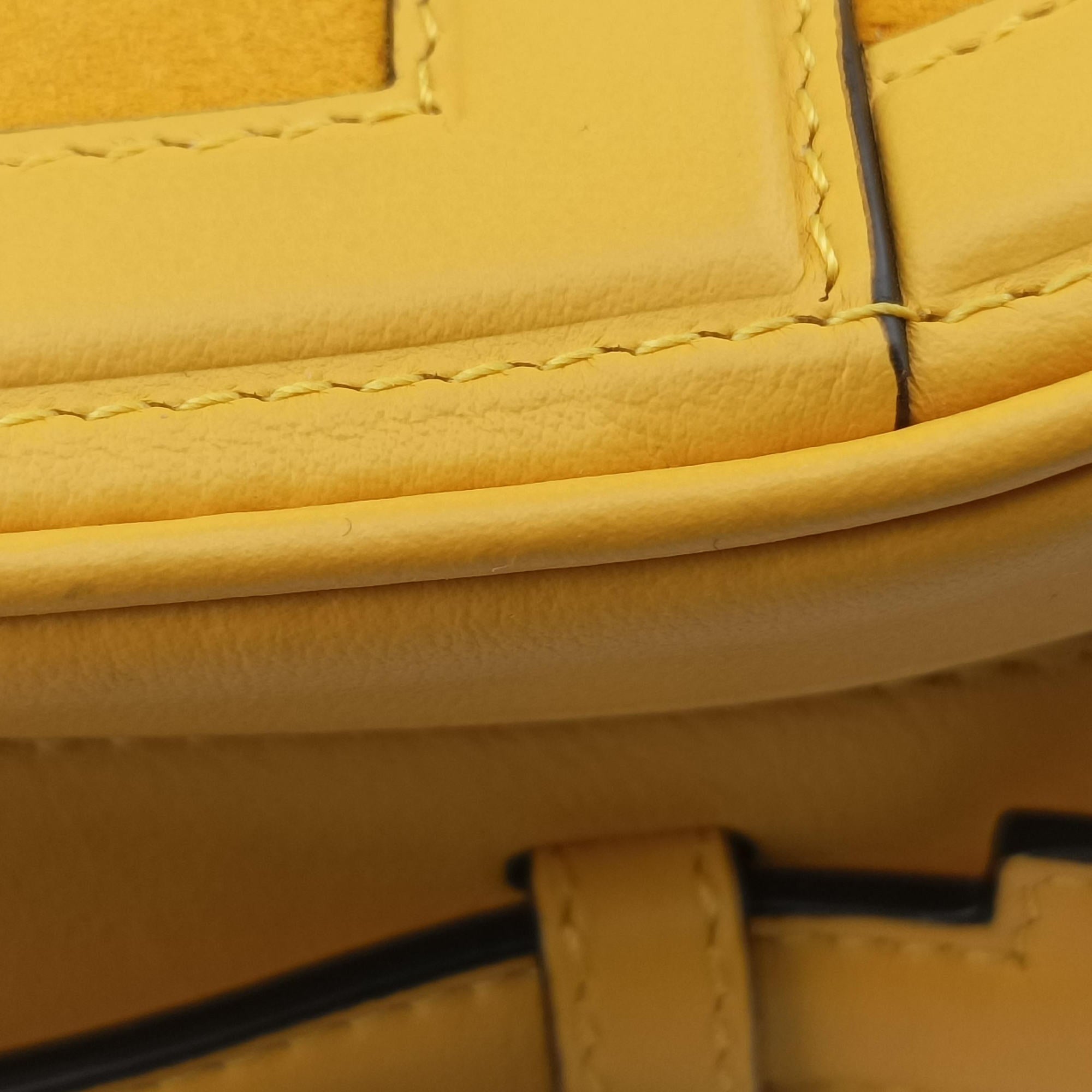 Pre-owned Fendi Aurock Camera Case Mini Yellow Suede × Leather 8BS058 shoulderbag | stylenewstar