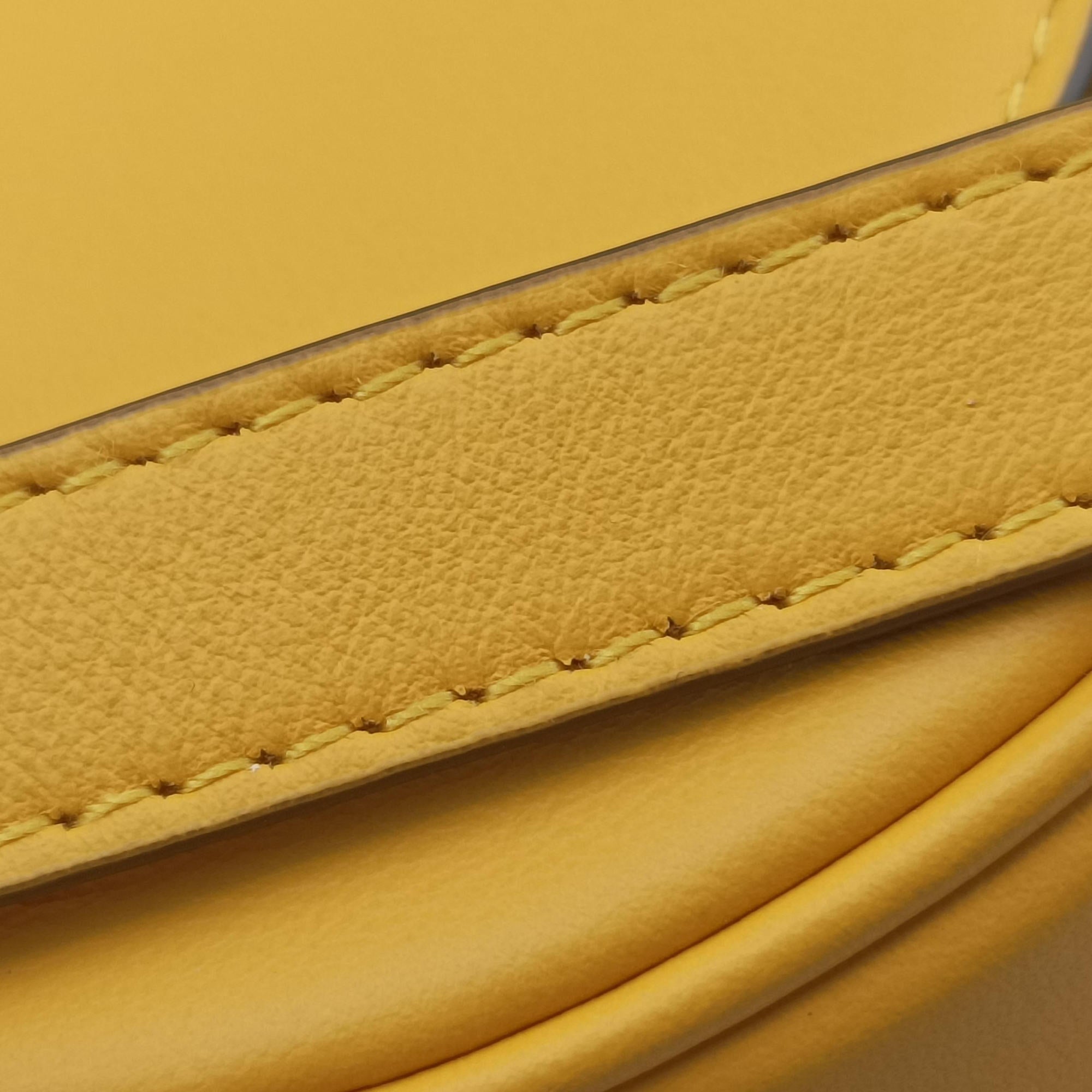 Pre-owned Fendi Aurock Camera Case Mini Yellow Suede × Leather 8BS058 shoulderbag | stylenewstar