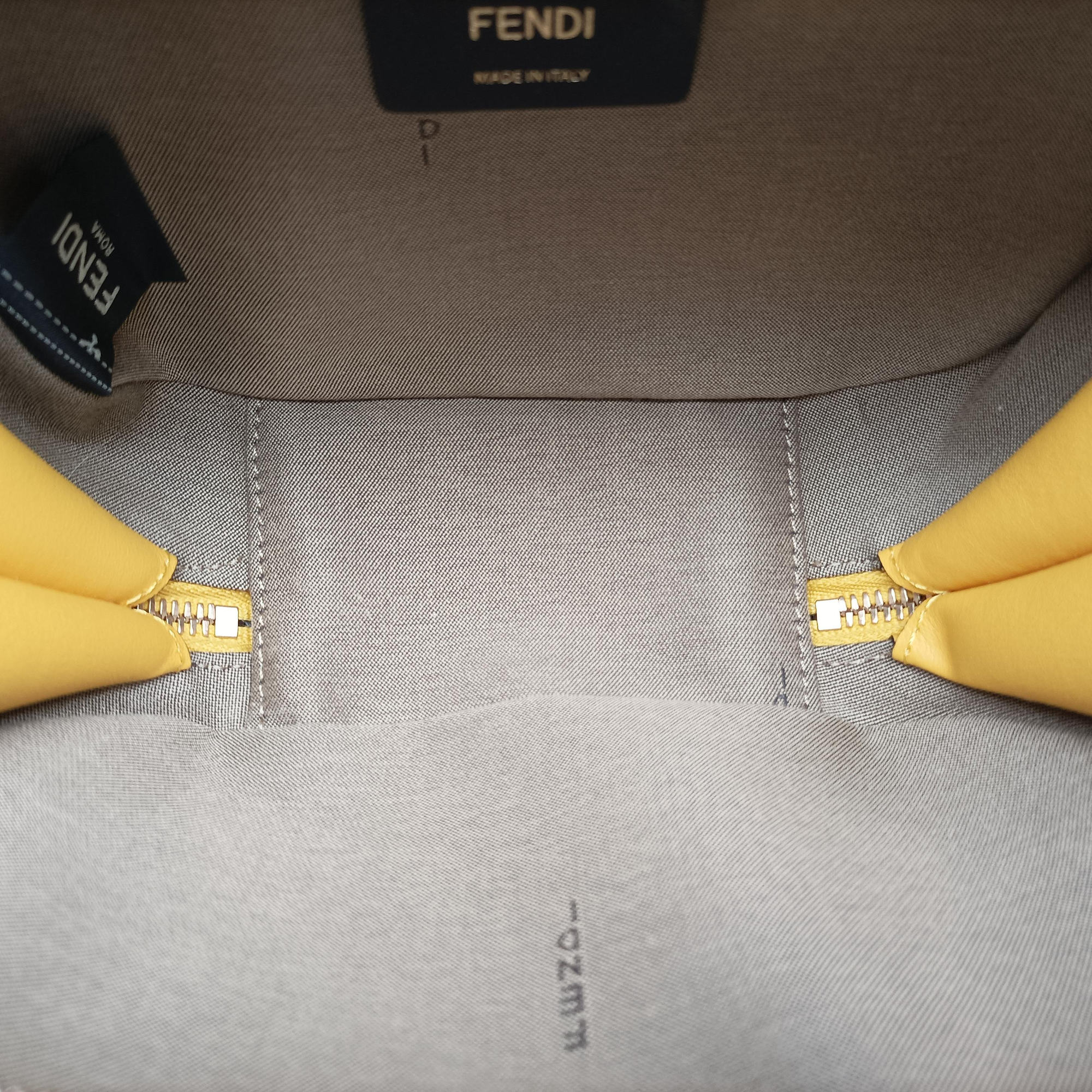 Pre-owned Fendi Aurock Camera Case Mini Yellow Suede × Leather 8BS058 shoulderbag | stylenewstar