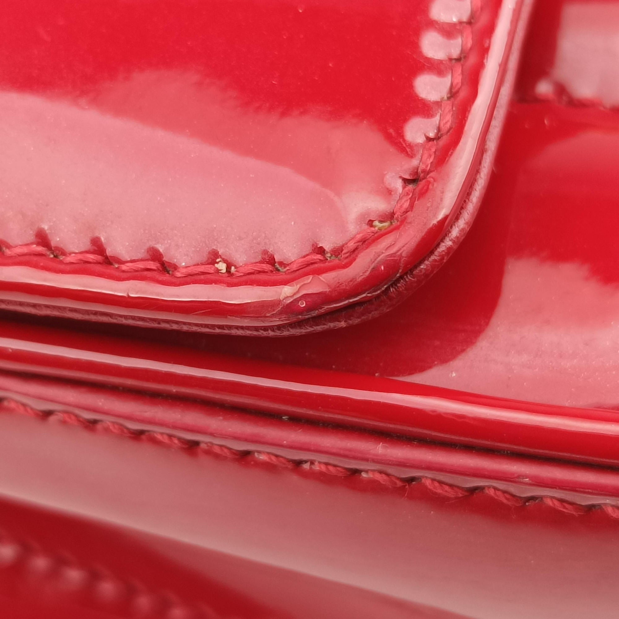 Pre-owned Yves Saint Laurent VICKY Red Patent Leather 538439 shoulderbag | stylenewstar