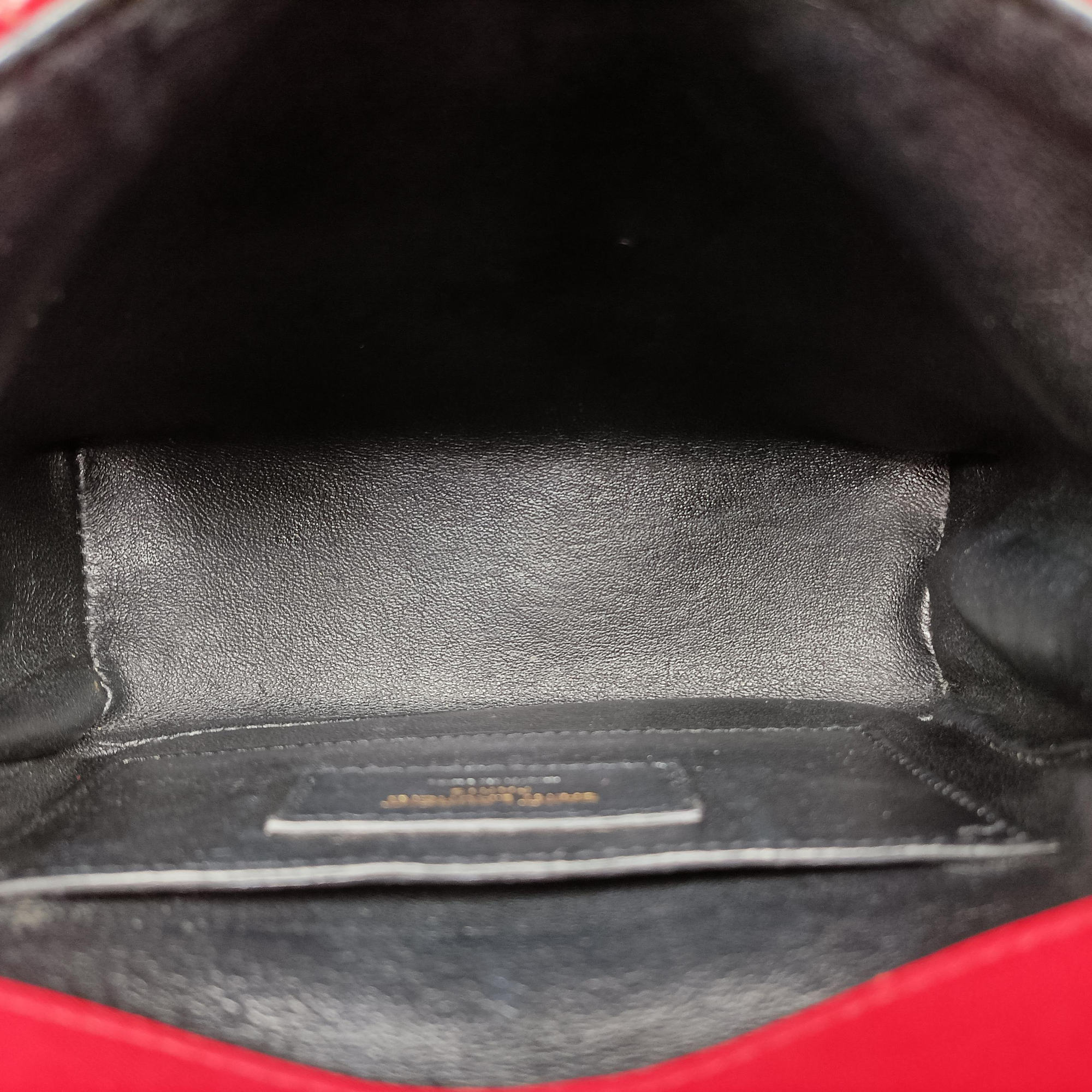 Pre-owned Yves Saint Laurent VICKY Red Patent Leather 538439 shoulderbag | stylenewstar