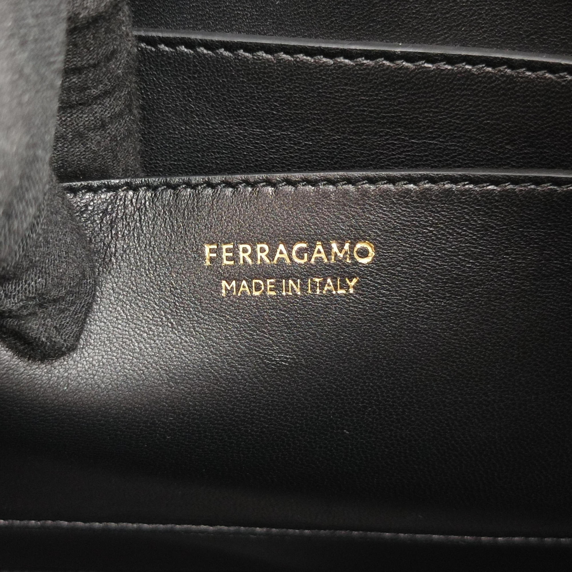 Pre-owned Ferragamo Archive Black Leather  shoulderbag | stylenewstar