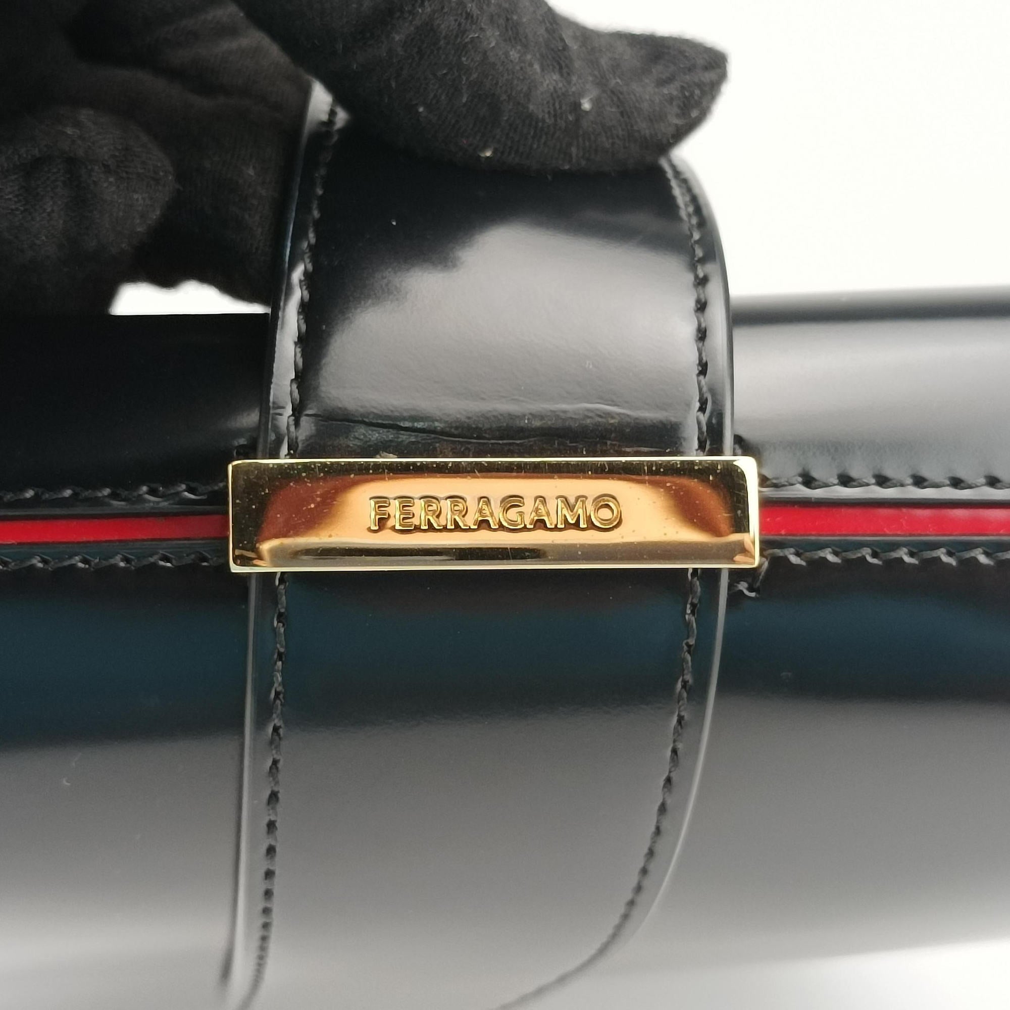 Pre-owned Ferragamo Archive Black Leather  shoulderbag | stylenewstar