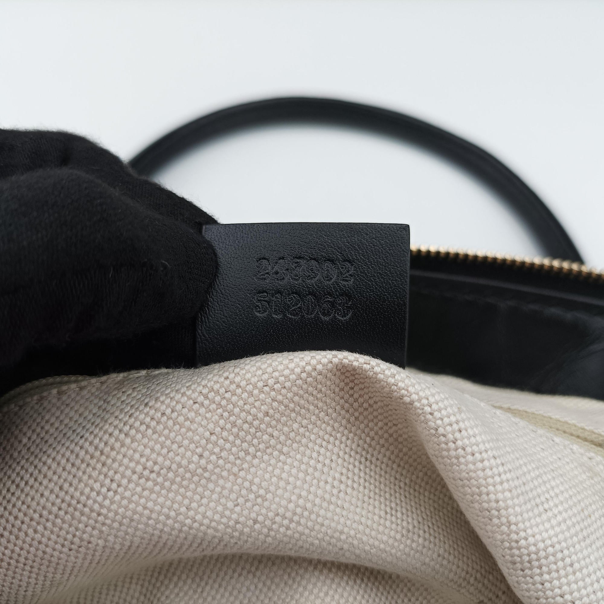 Pre-owned Gucci Sukey Black Canvas×Leather 247902 shoulderbag | stylenewstar