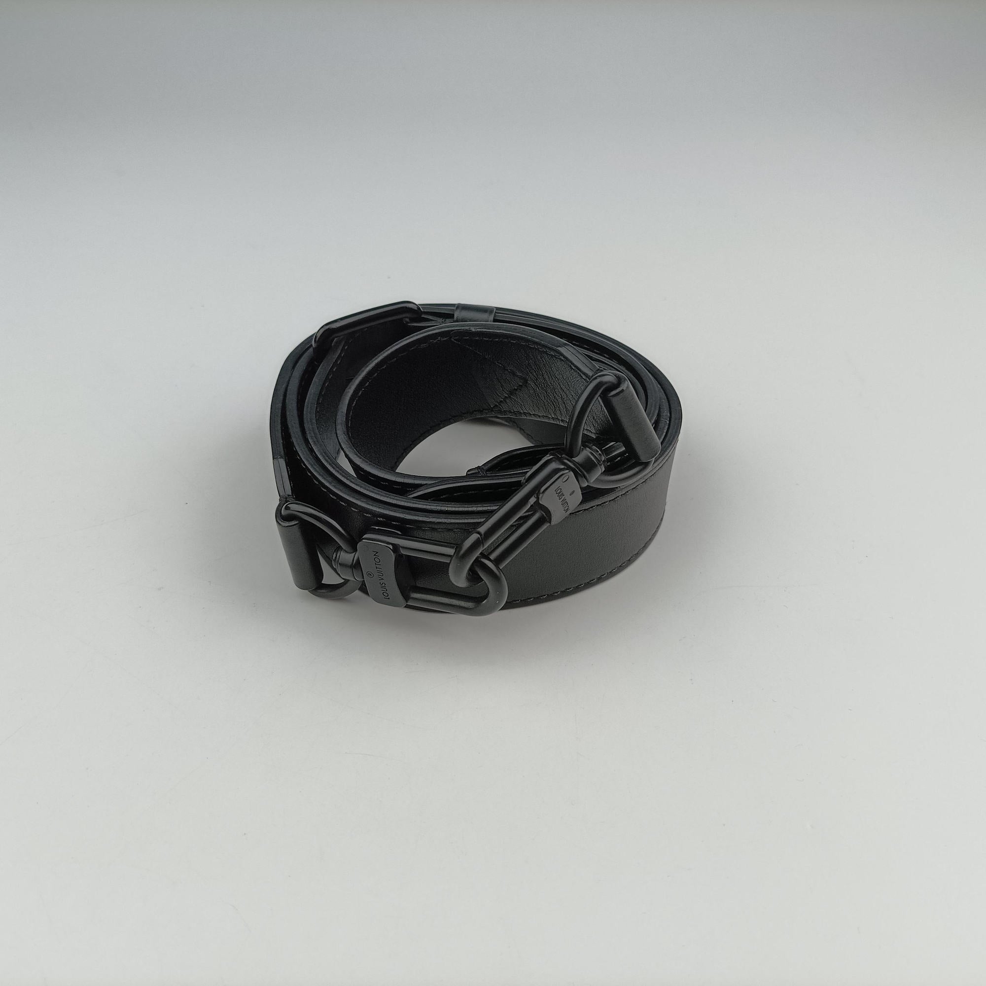 Secondhand Louis Vuitton Steamer Messenger BLACK Monogram Eclipse M45585 shoulderbag | stylenewstar