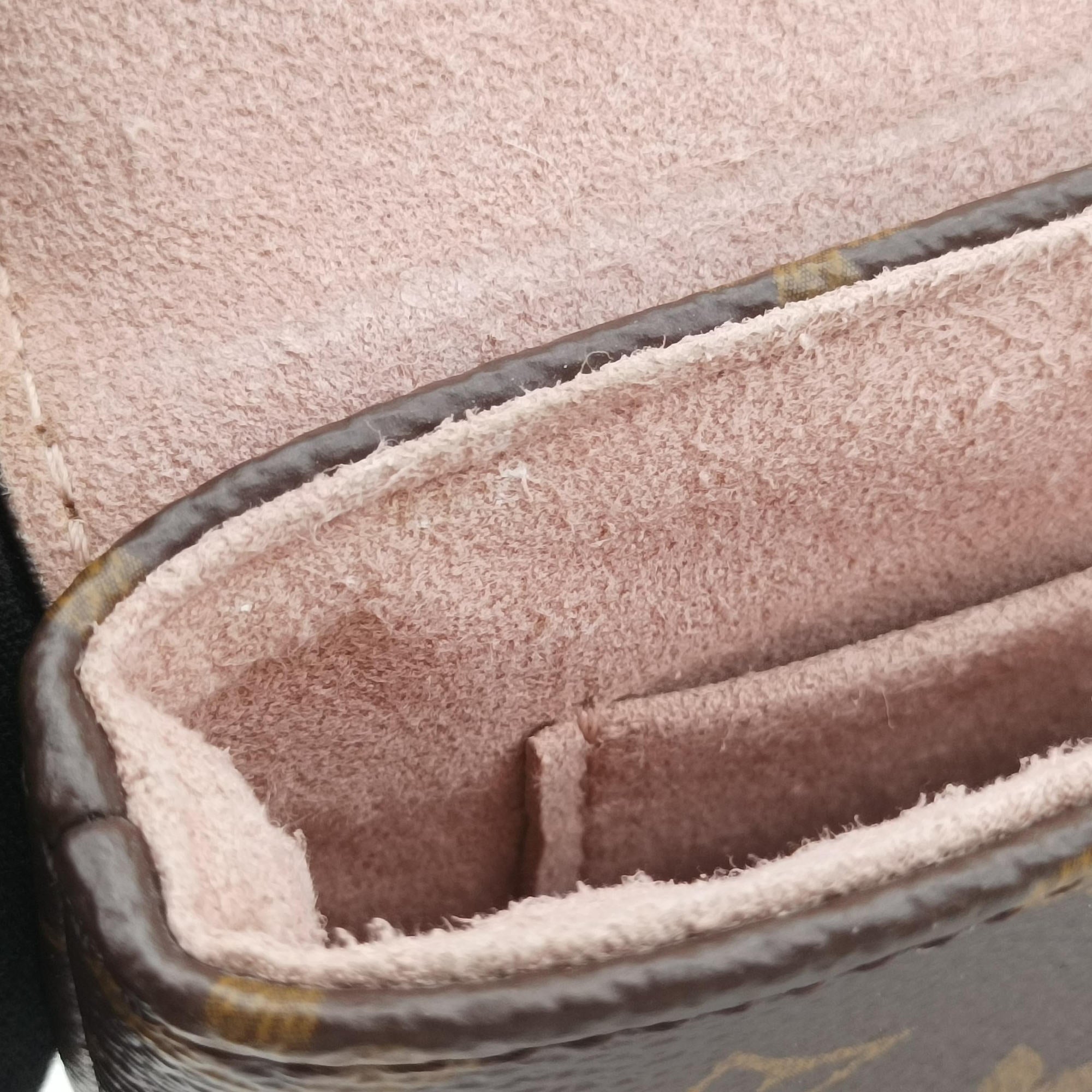 Pre-owned Louis Vuitton LOCKY BB Brown×ROSE POUDRE Monogram Canvas×calf leather M44080 shoulderbag | stylenewstar