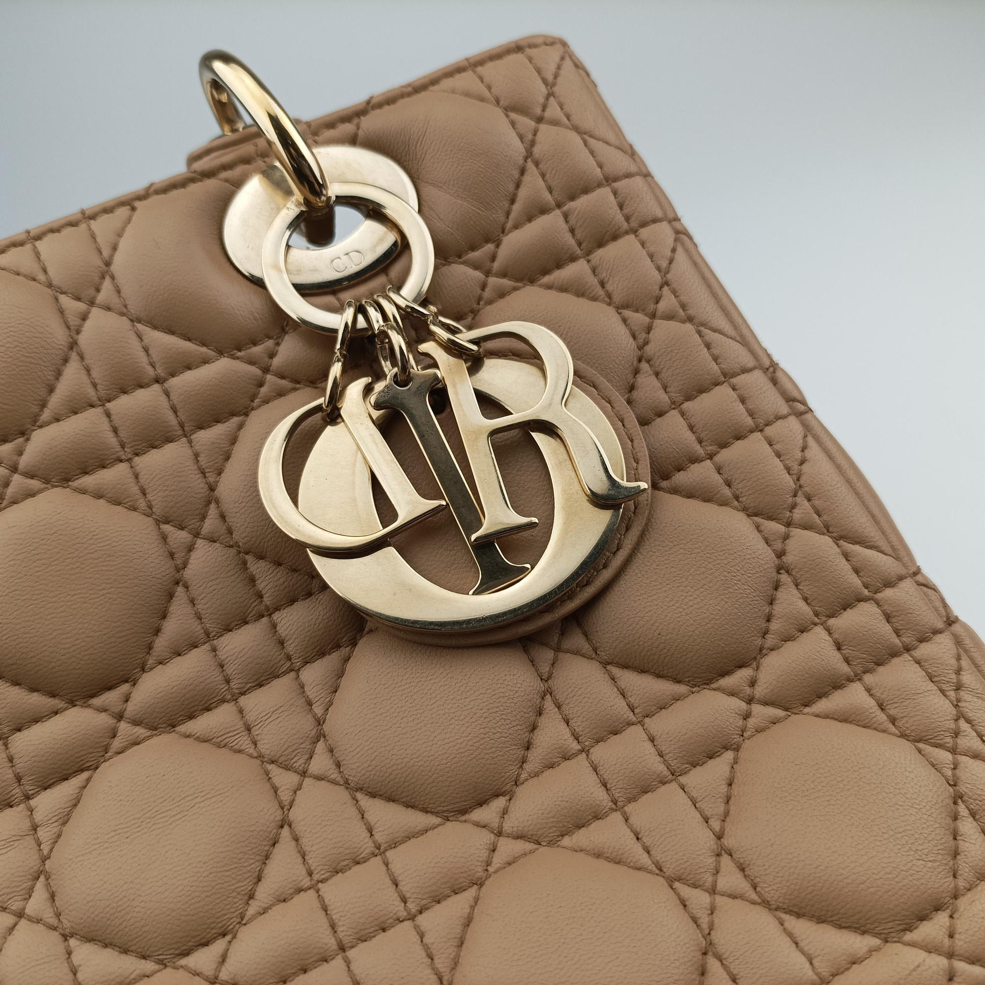 Pre-owned Christian Dior Lady Dior Beige lambskin  shoulderbag | stylenewstar