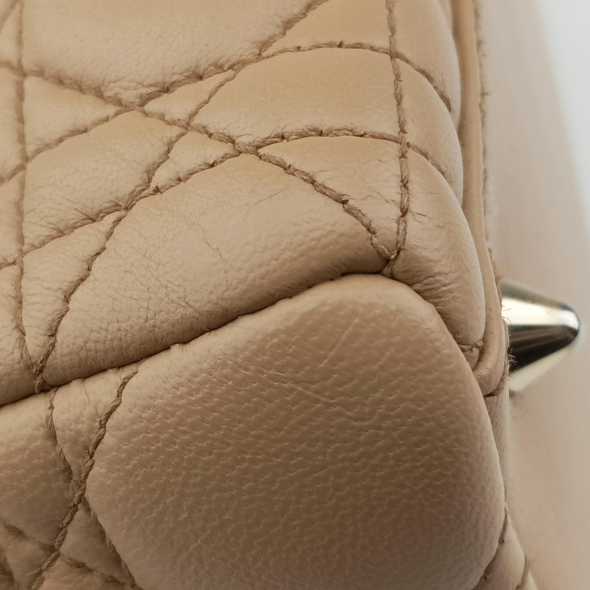 Pre-owned Christian Dior Lady Dior Beige lambskin  shoulderbag | stylenewstar