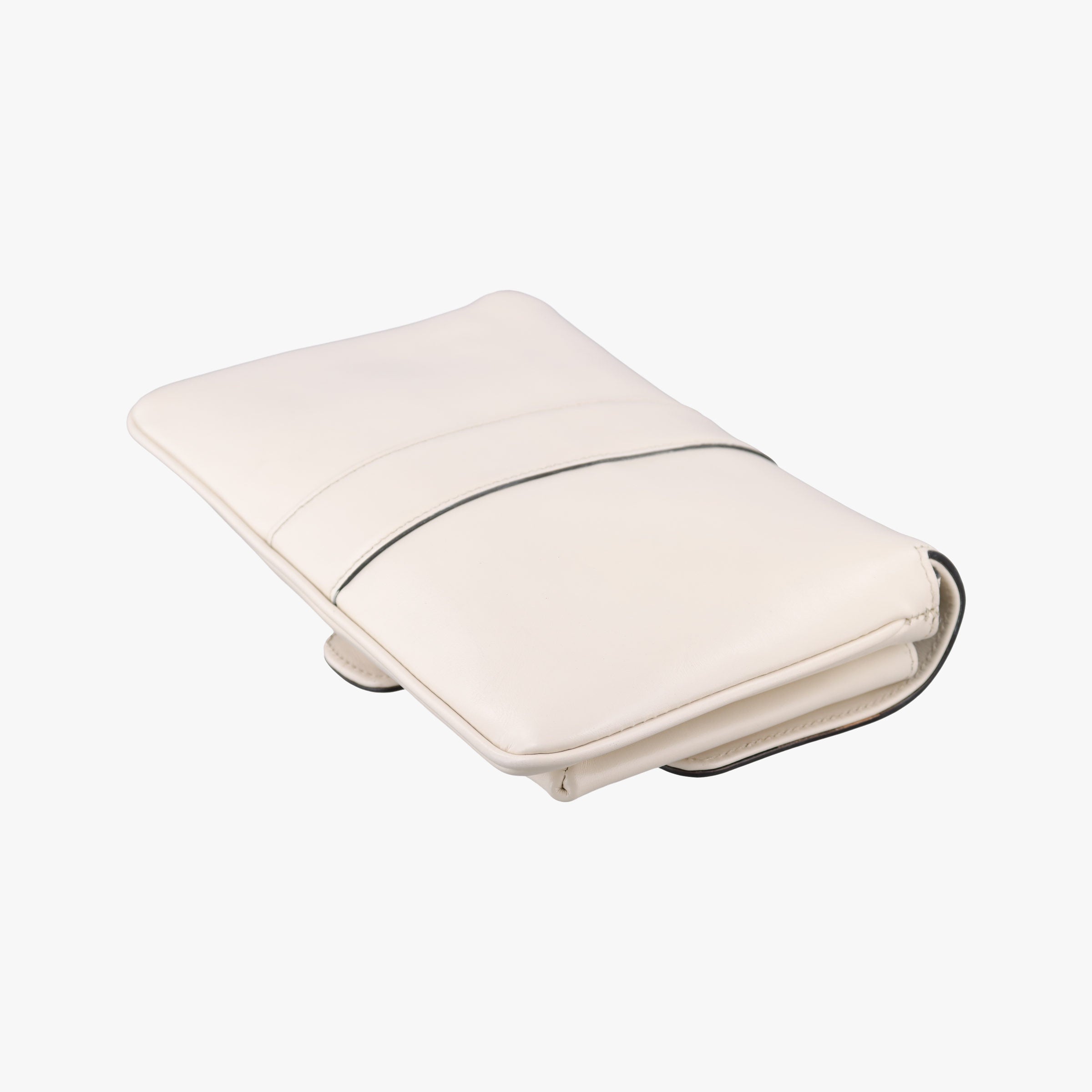 Pre-owned Gucci Arli White Leather 550129 shoulderbag | stylenewstar