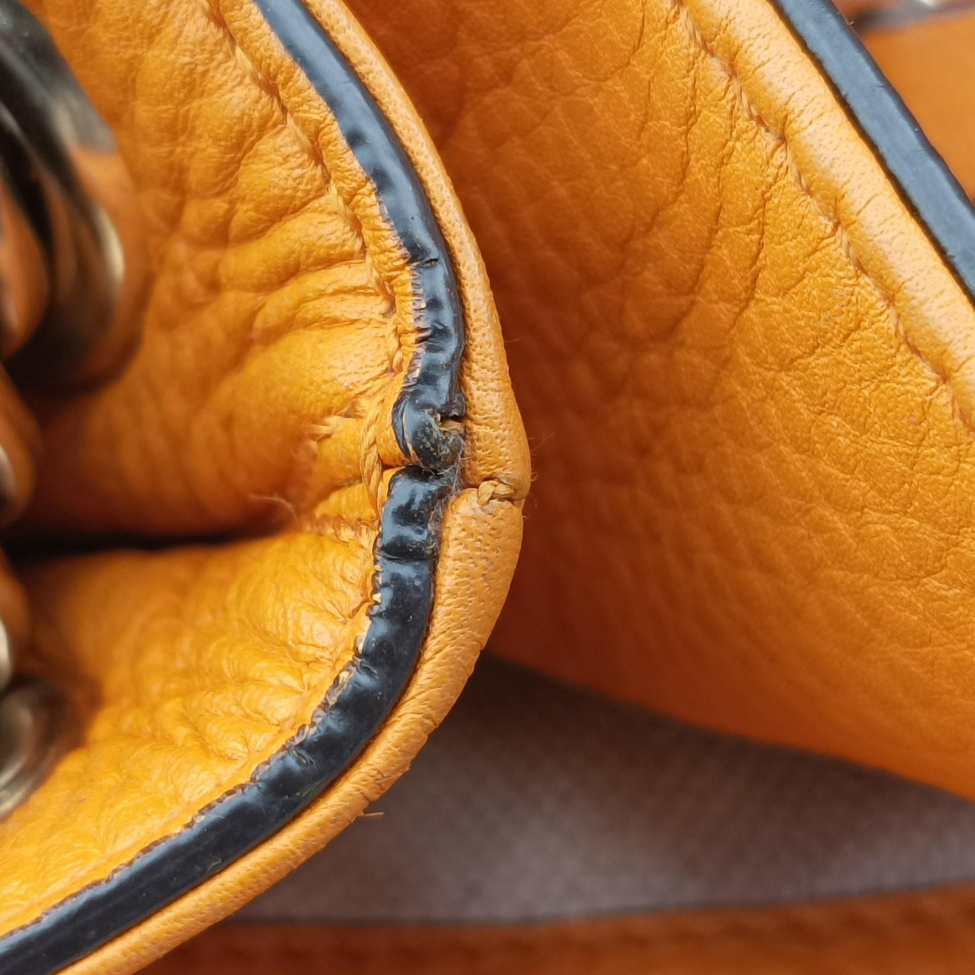 Pre-owned Gucci Soho Yellow Leather 308982 shoulderbag | stylenewstar