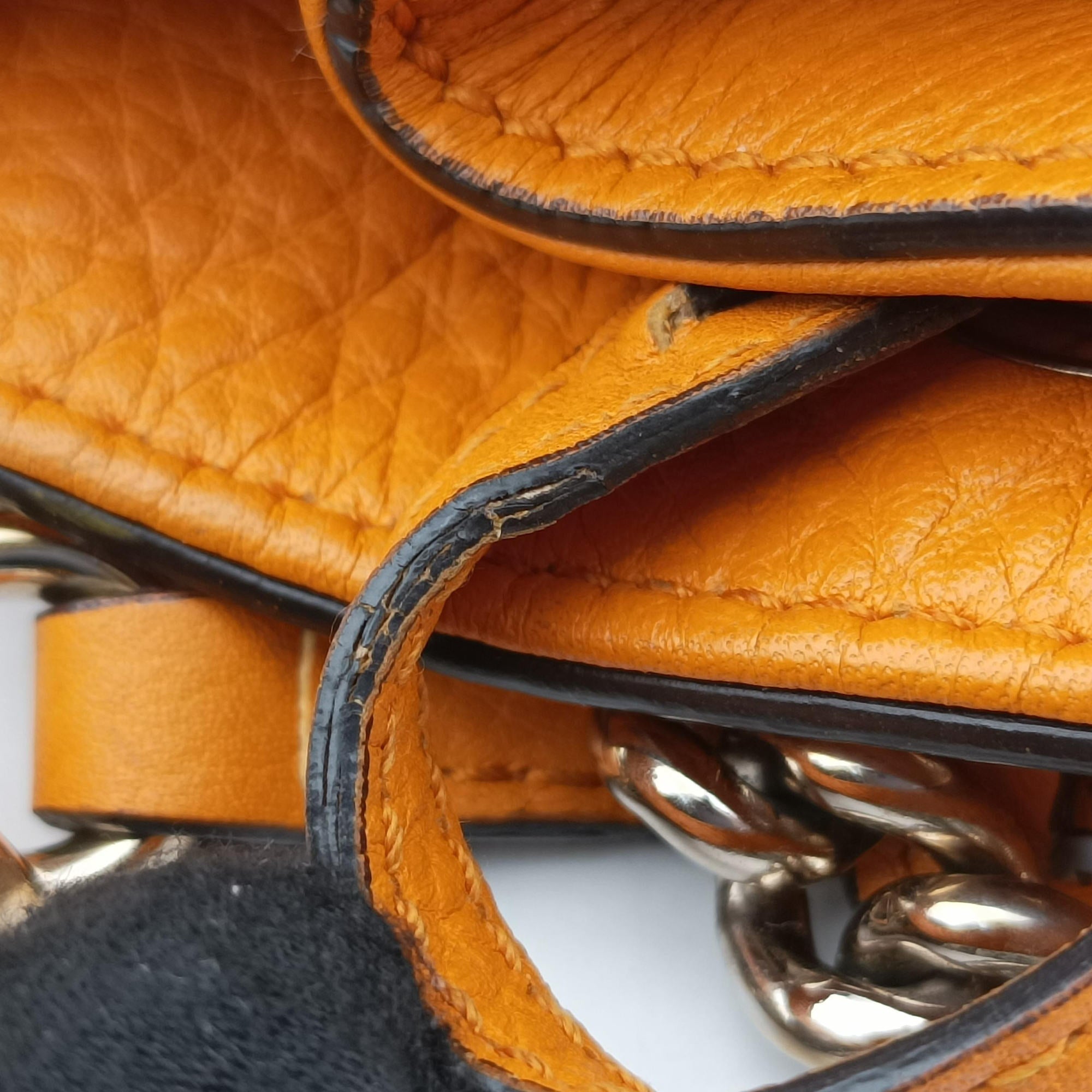 Pre-owned Gucci Soho Yellow Leather 308982 shoulderbag | stylenewstar