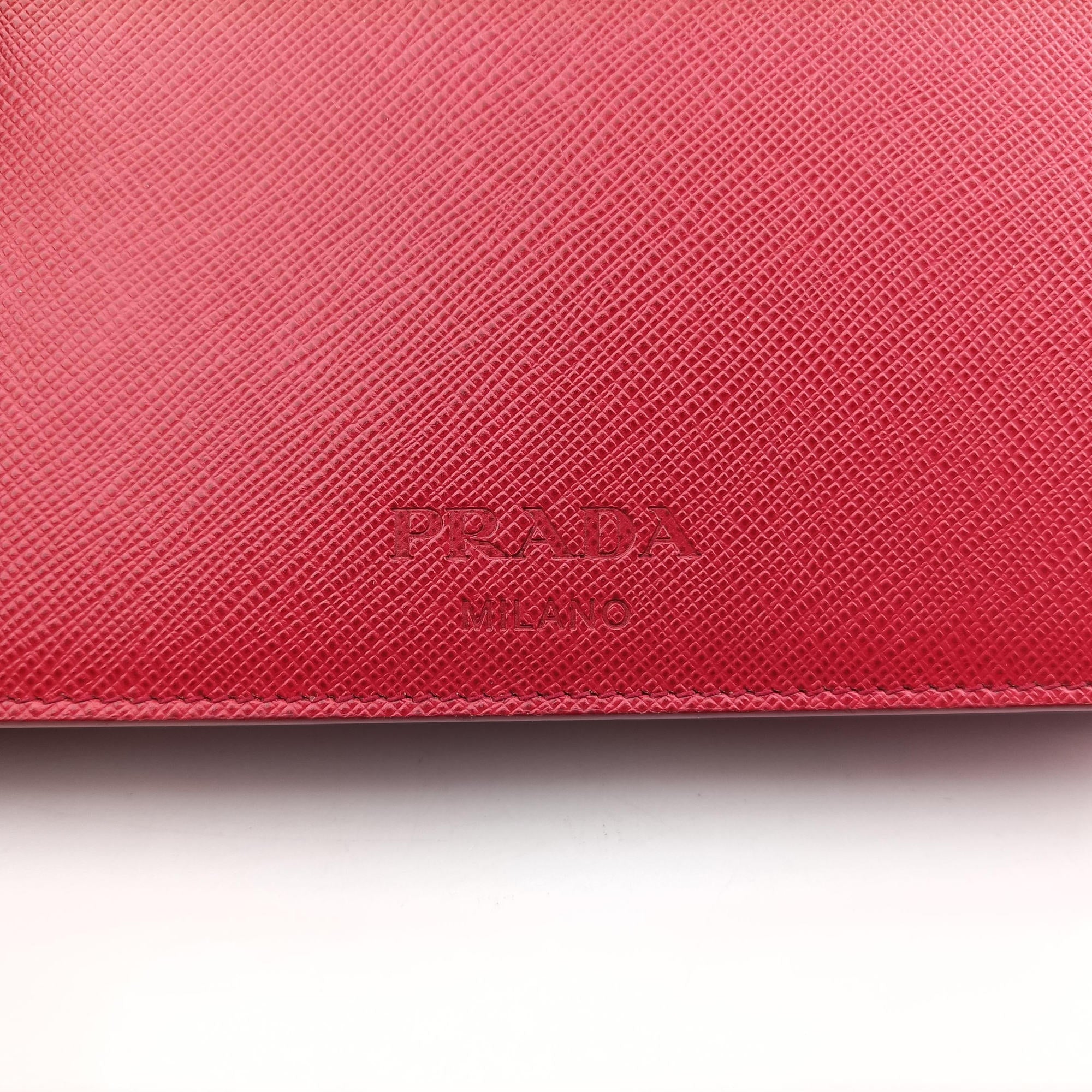 Vintage Prada heart lock Red Saffiano Leather  shoulderbag | stylenewstar