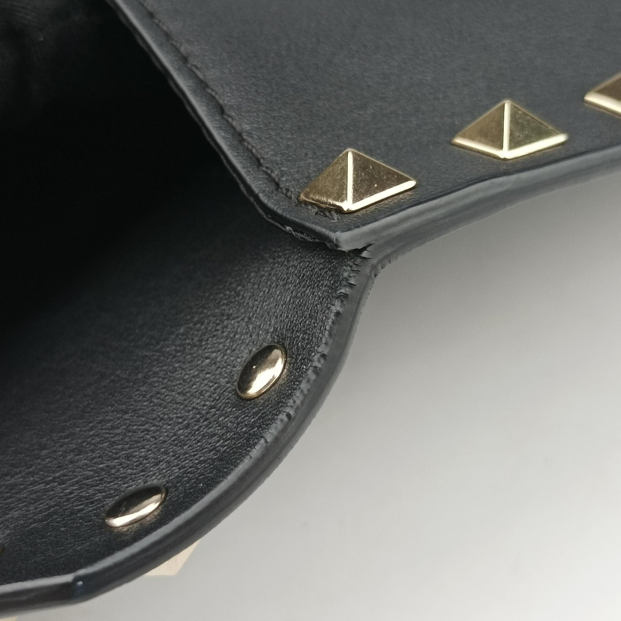 Pre-owned Valentino Rockstud Envelope Wallet Black leather  shoulderbag | stylenewstar