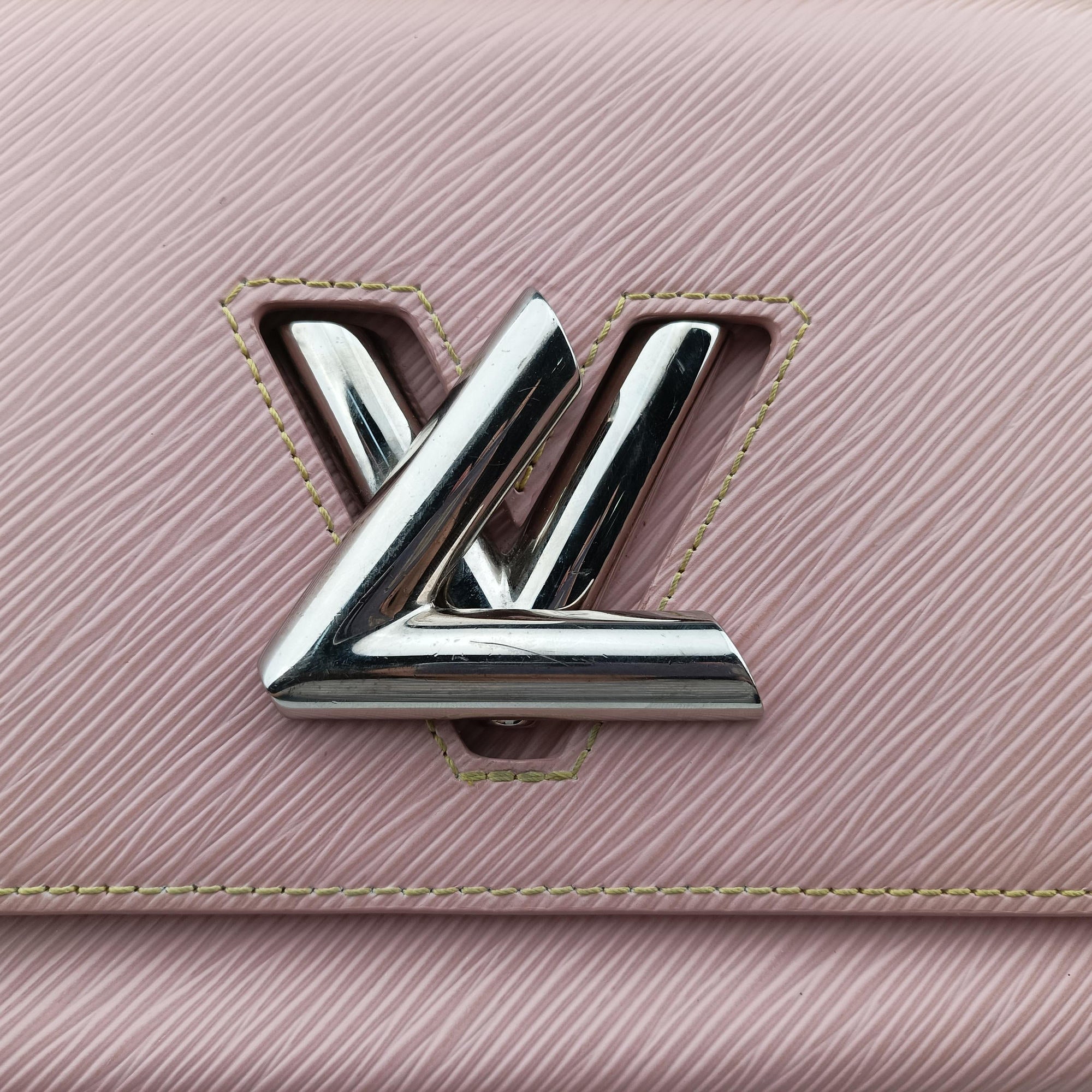 Pre-owned Louis Vuitton Twist MM Pink Epi M50380 shoulderbag | stylenewstar