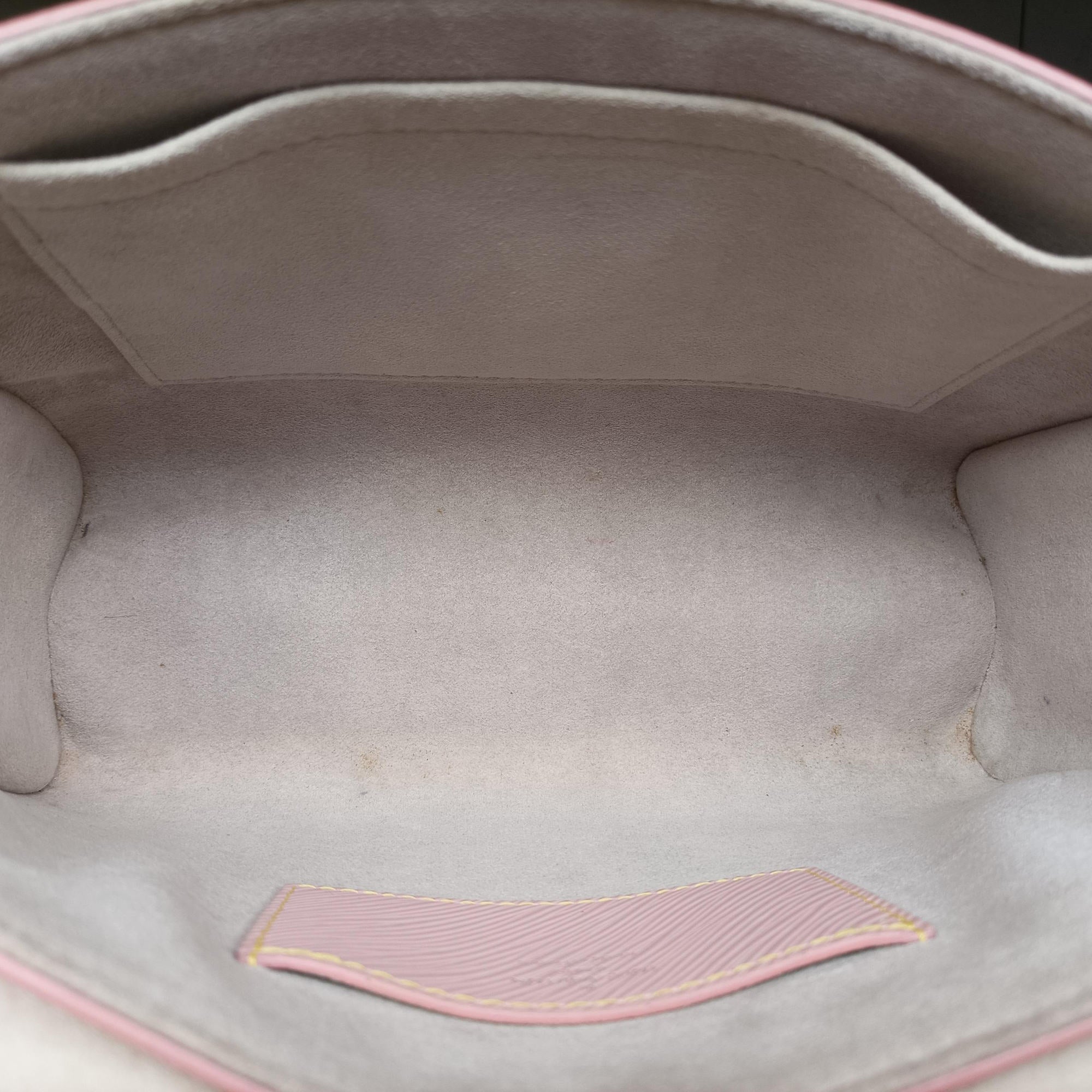 Pre-owned Louis Vuitton Twist MM Pink Epi M50380 shoulderbag | stylenewstar