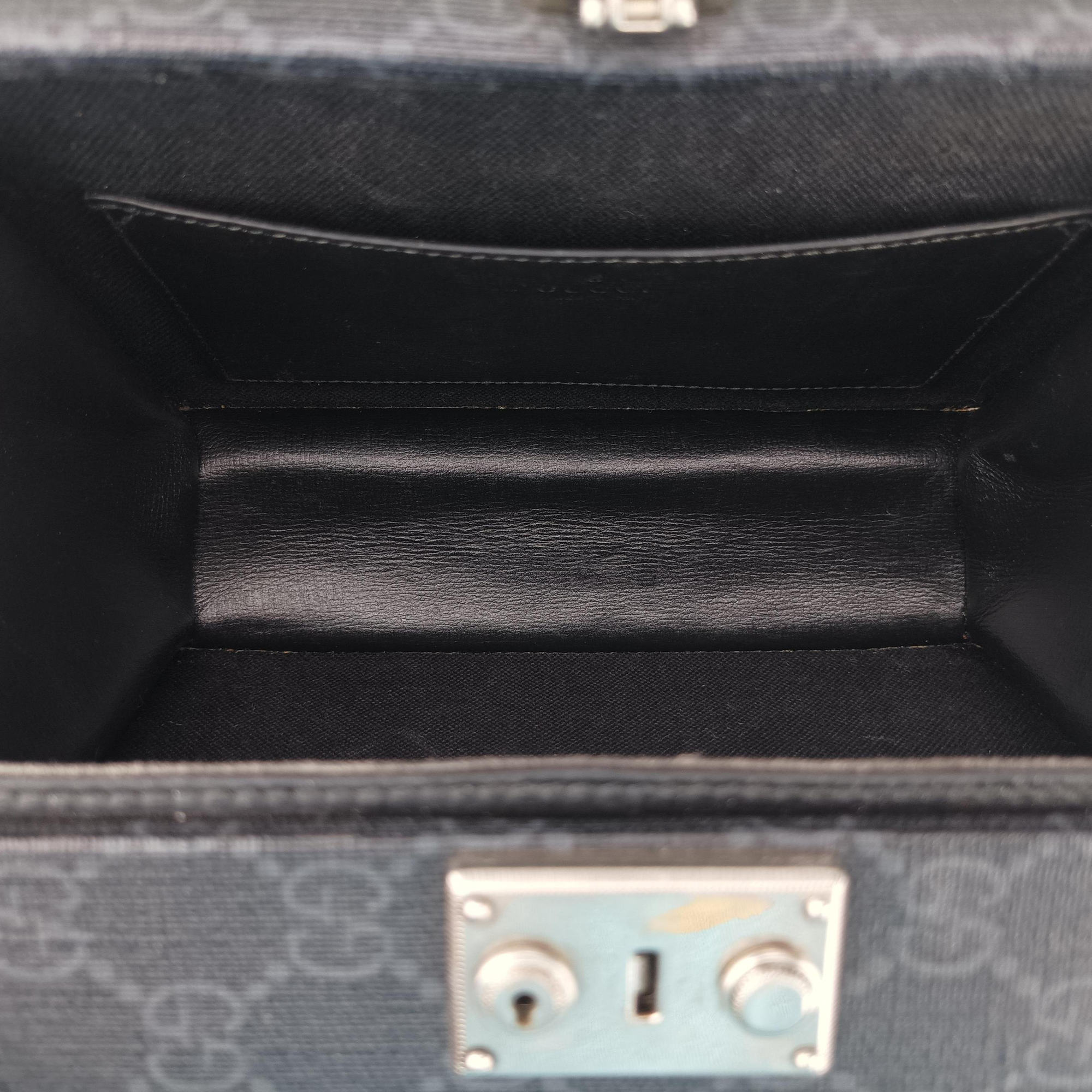 Pre-owned Gucci Interlocking G Grey PVC coated canvas 724717 shoulderbag | stylenewstar