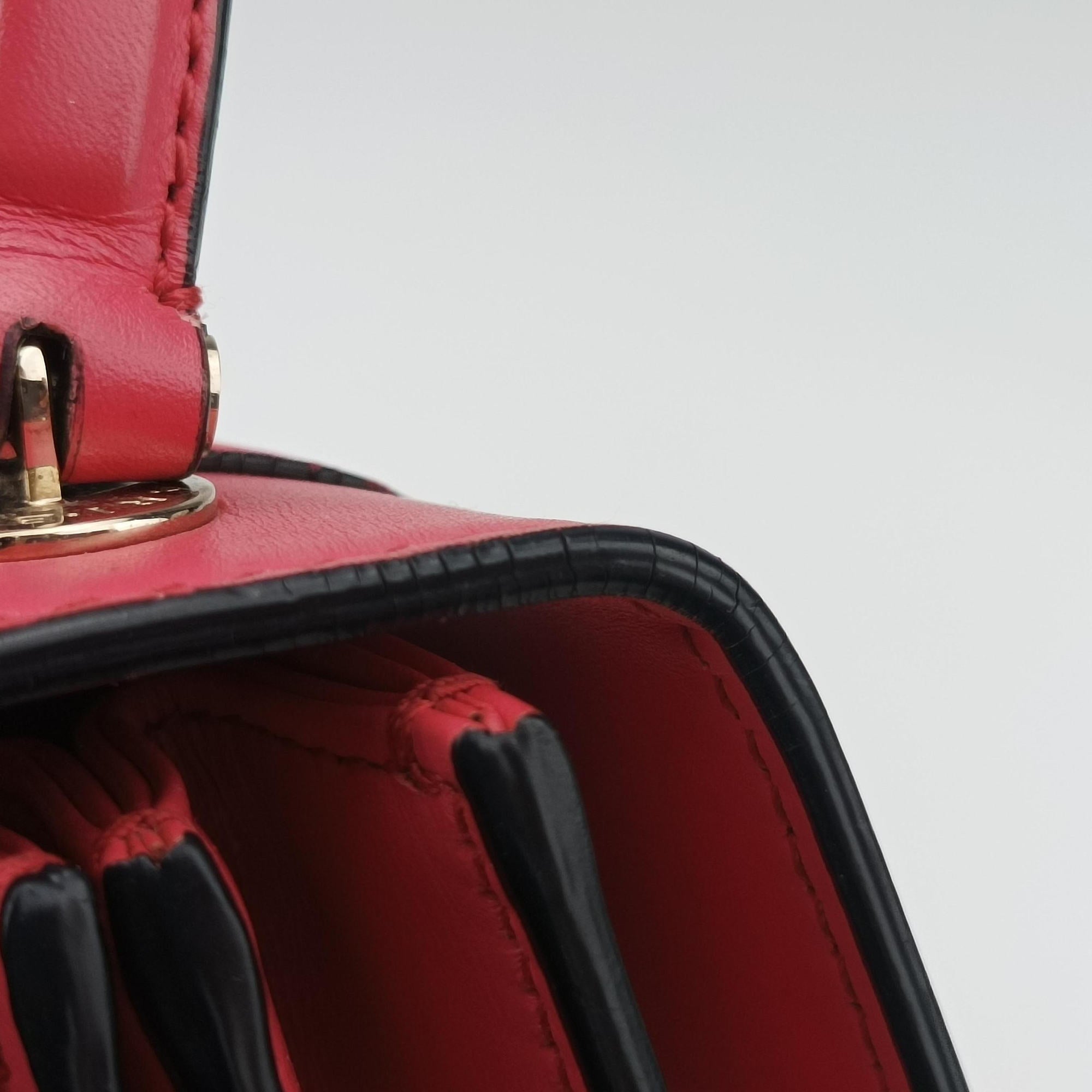 Secondhand Bvlgari SERPENTI FOREVER Pink Leather  shoulderbag | stylenewstar