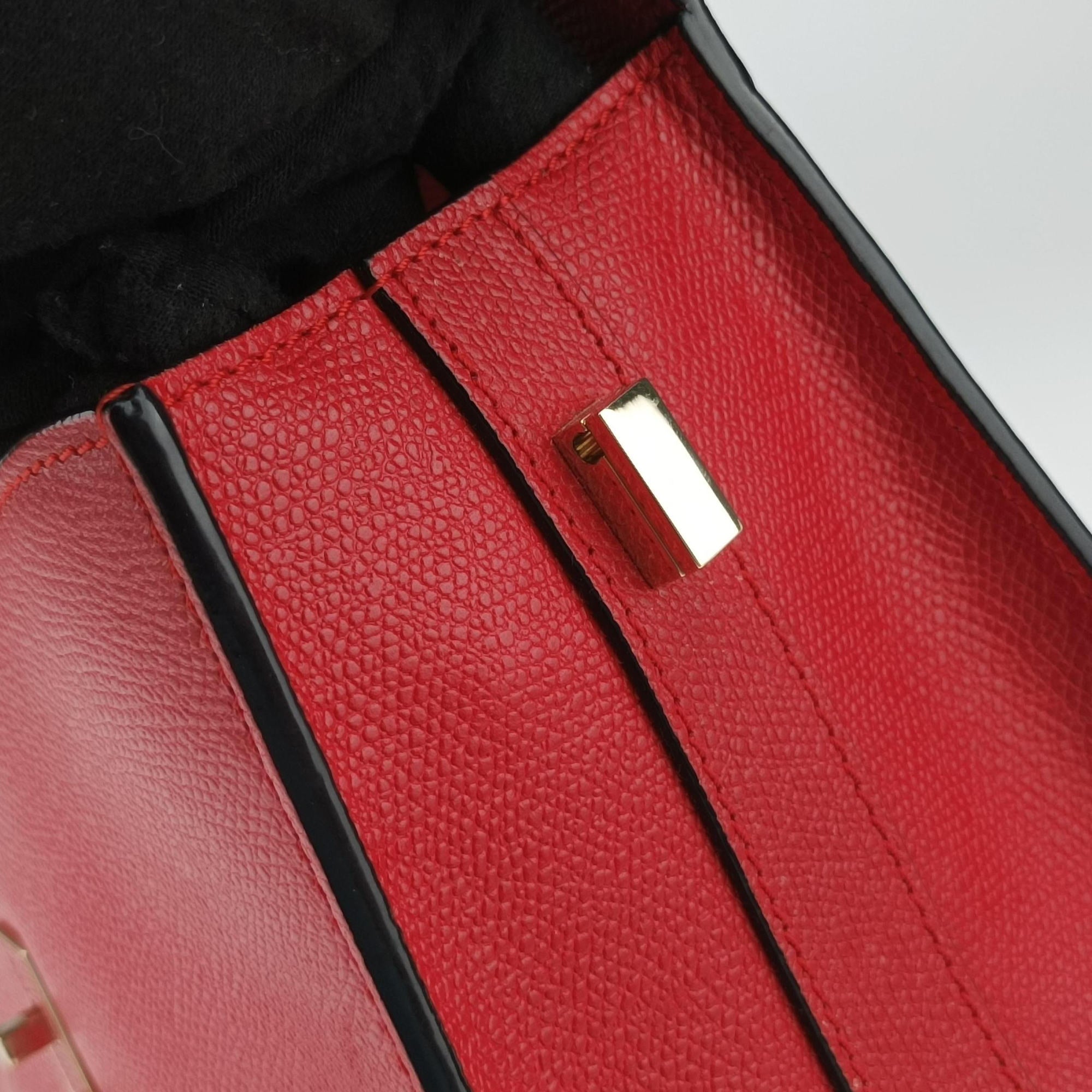 Secondhand Valextra Iside Red Calfskin  shoulderbag | stylenewstar
