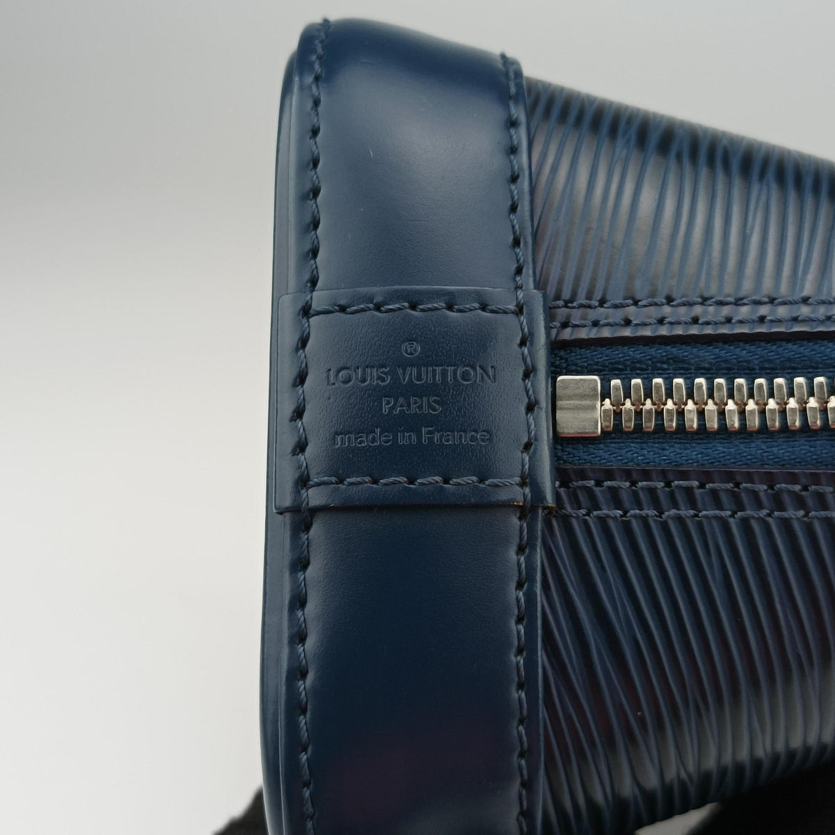 Vintage Louis Vuitton Alma BB navy Epi M40855 shoulderbag | stylenewstar