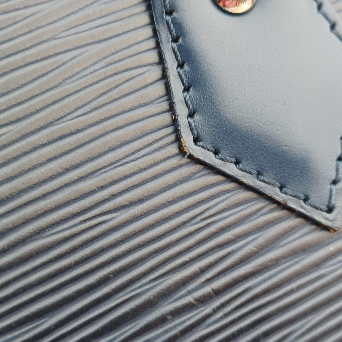 Vintage Louis Vuitton Alma BB navy Epi M40855 shoulderbag | stylenewstar