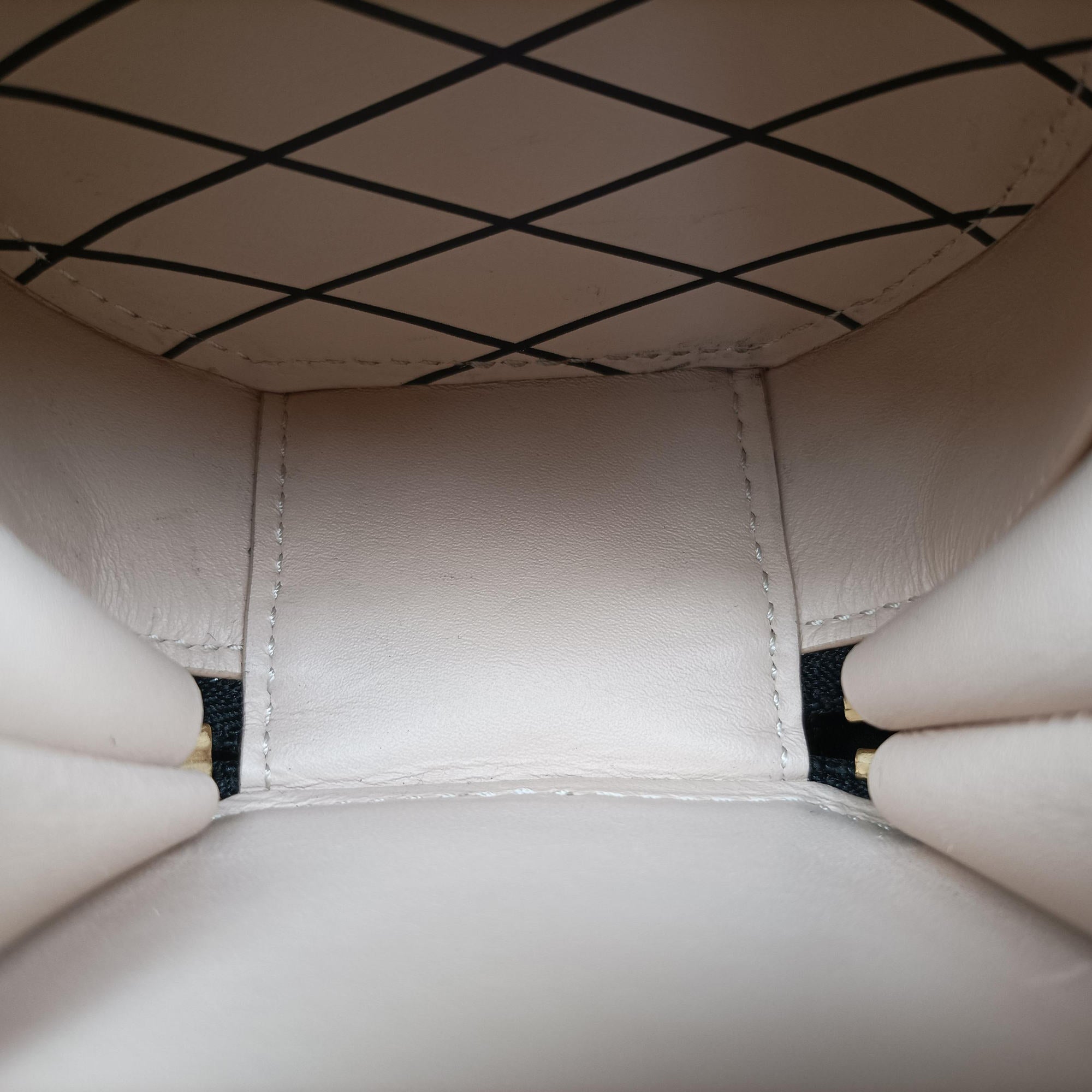 Secondhand Louis Vuitton Mini Boite Chapeau Brown Monogram Reverse M68577 shoulderbag | stylenewstar