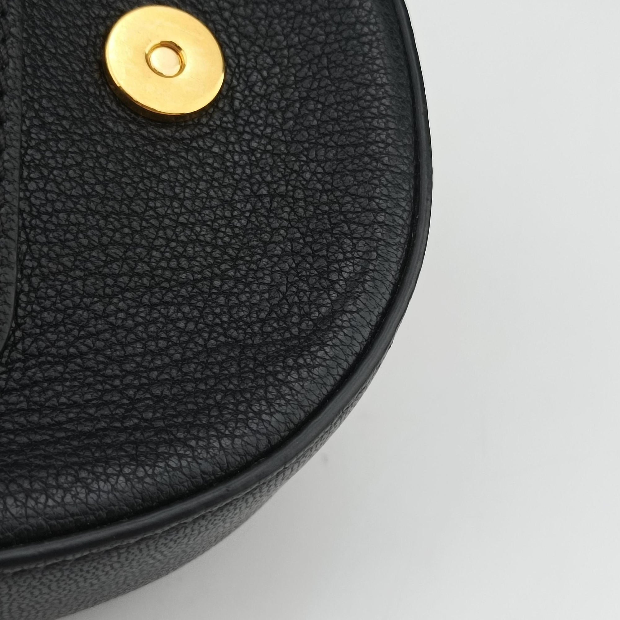 Pre-owned Valentino VRING Black Leather  shoulderbag | stylenewstar