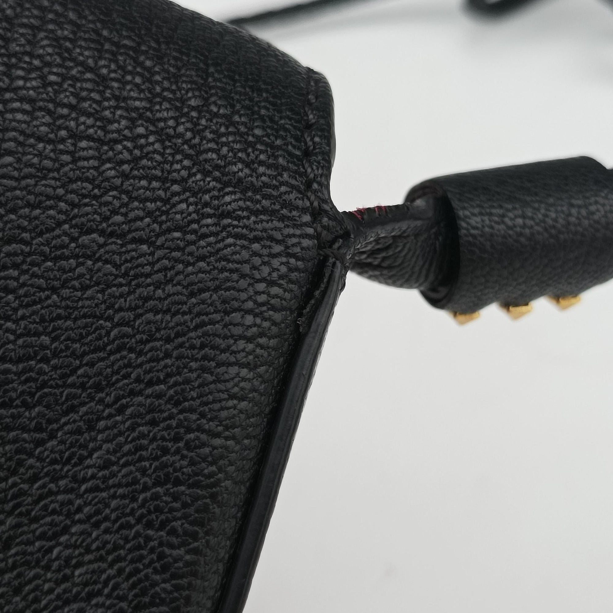 Pre-owned Valentino VRING Black Leather  shoulderbag | stylenewstar