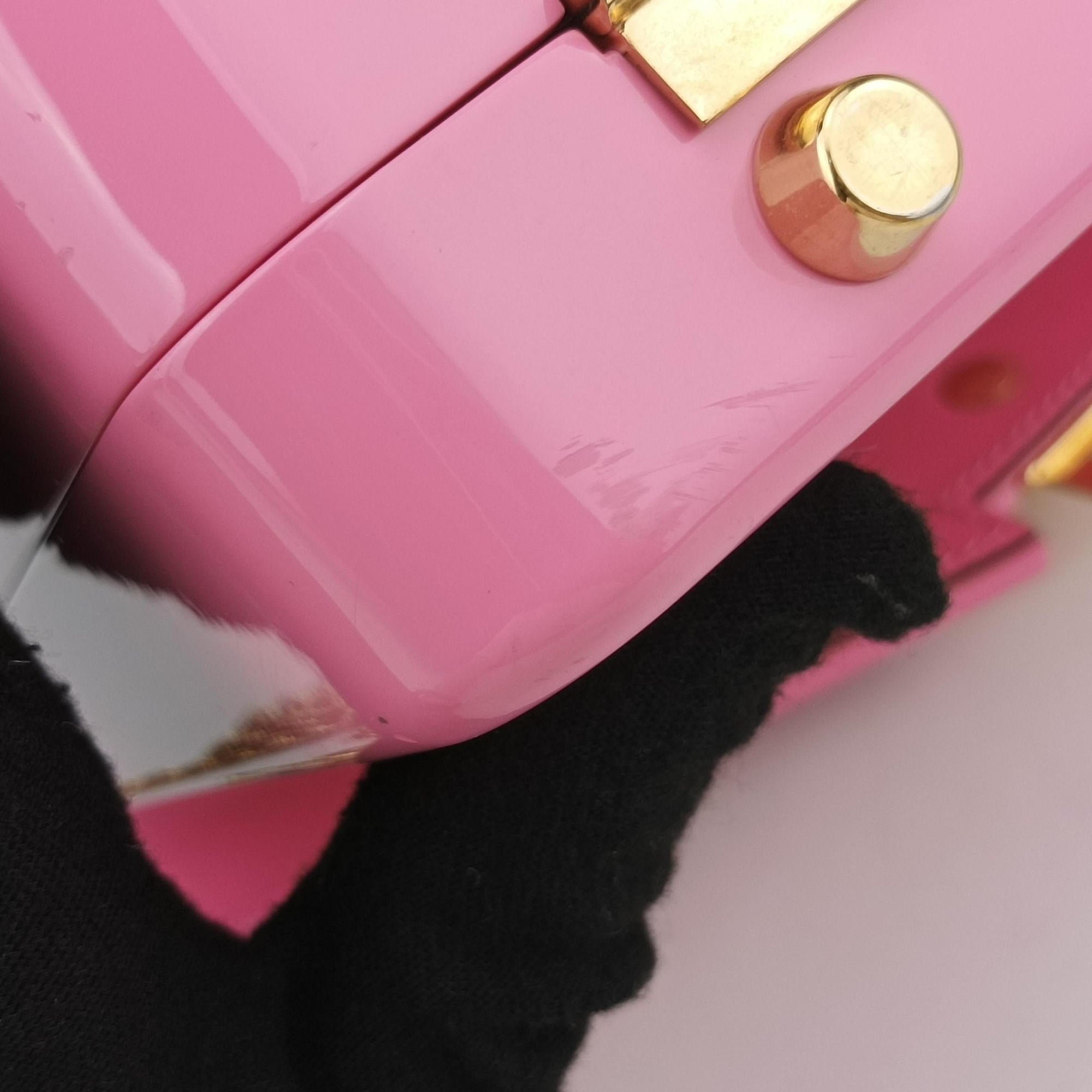 Pre-owned Gucci Sylvie 1969 Acrylic Mini Hand Pink Acrylic 589482 shoulderbag | stylenewstar