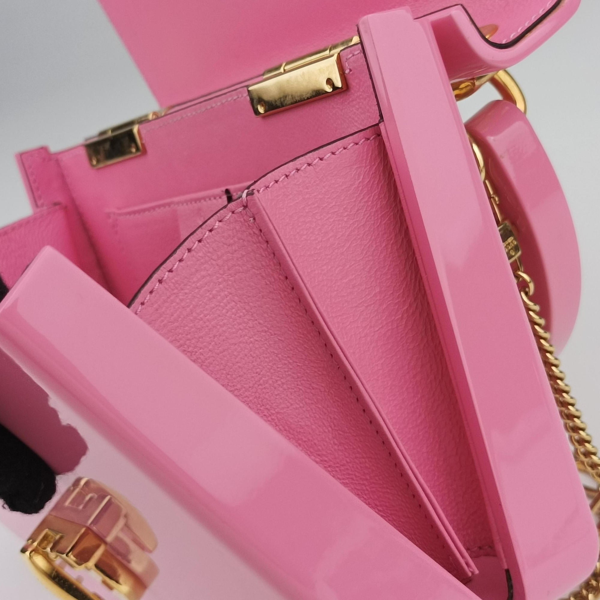 Pre-owned Gucci Sylvie 1969 Acrylic Mini Hand Pink Acrylic 589482 shoulderbag | stylenewstar