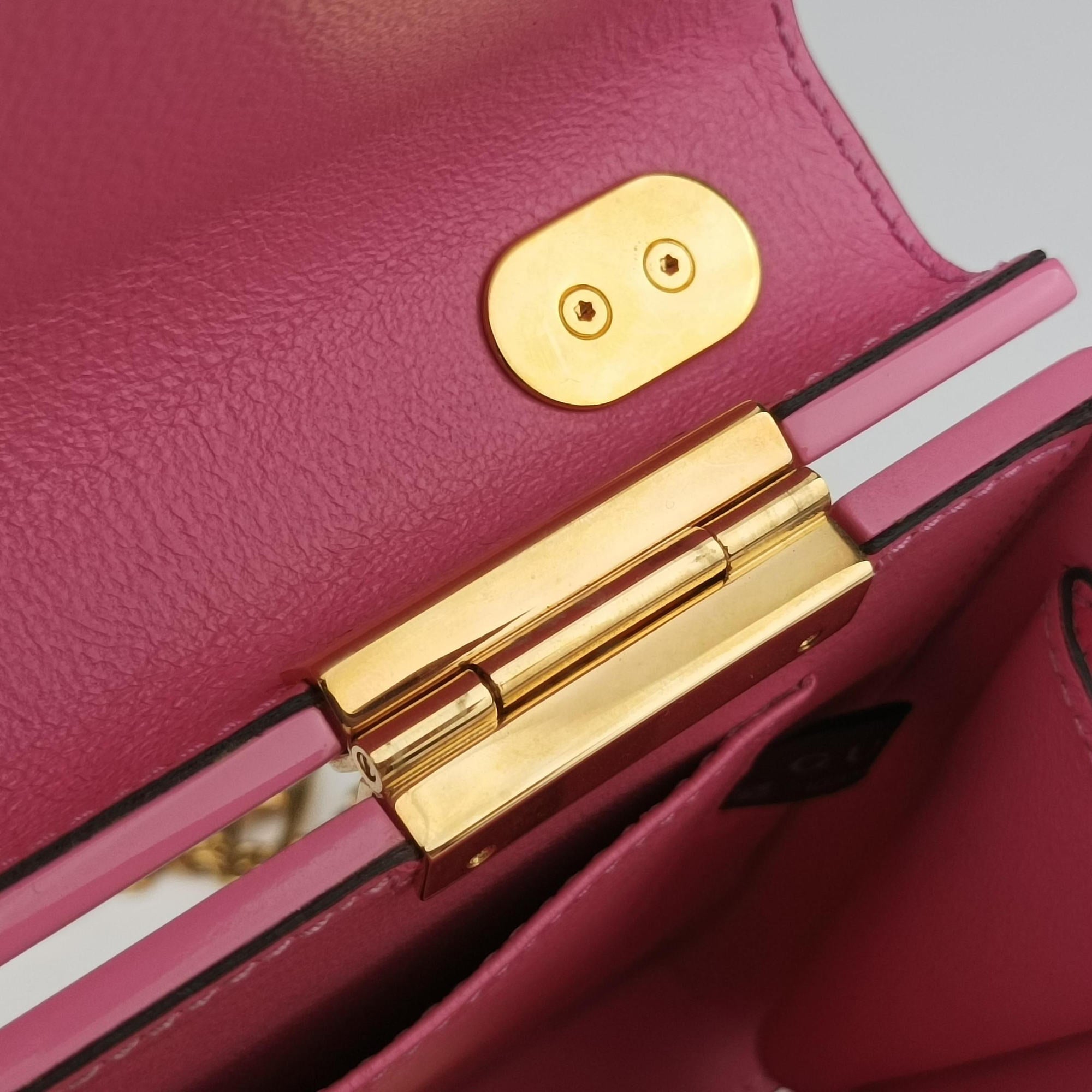 Pre-owned Gucci Sylvie 1969 Acrylic Mini Hand Pink Acrylic 589482 shoulderbag | stylenewstar