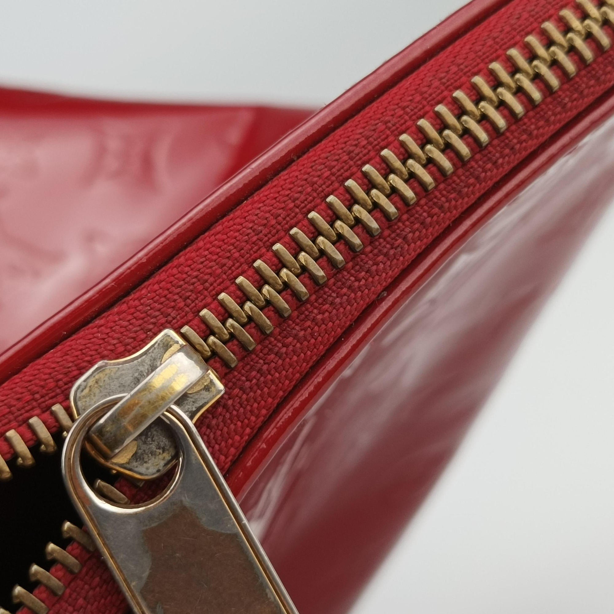 Pre-owned Louis Vuitton Bellevue GM Pomme d'Amour Vernis M93587 handbag | stylenewstar