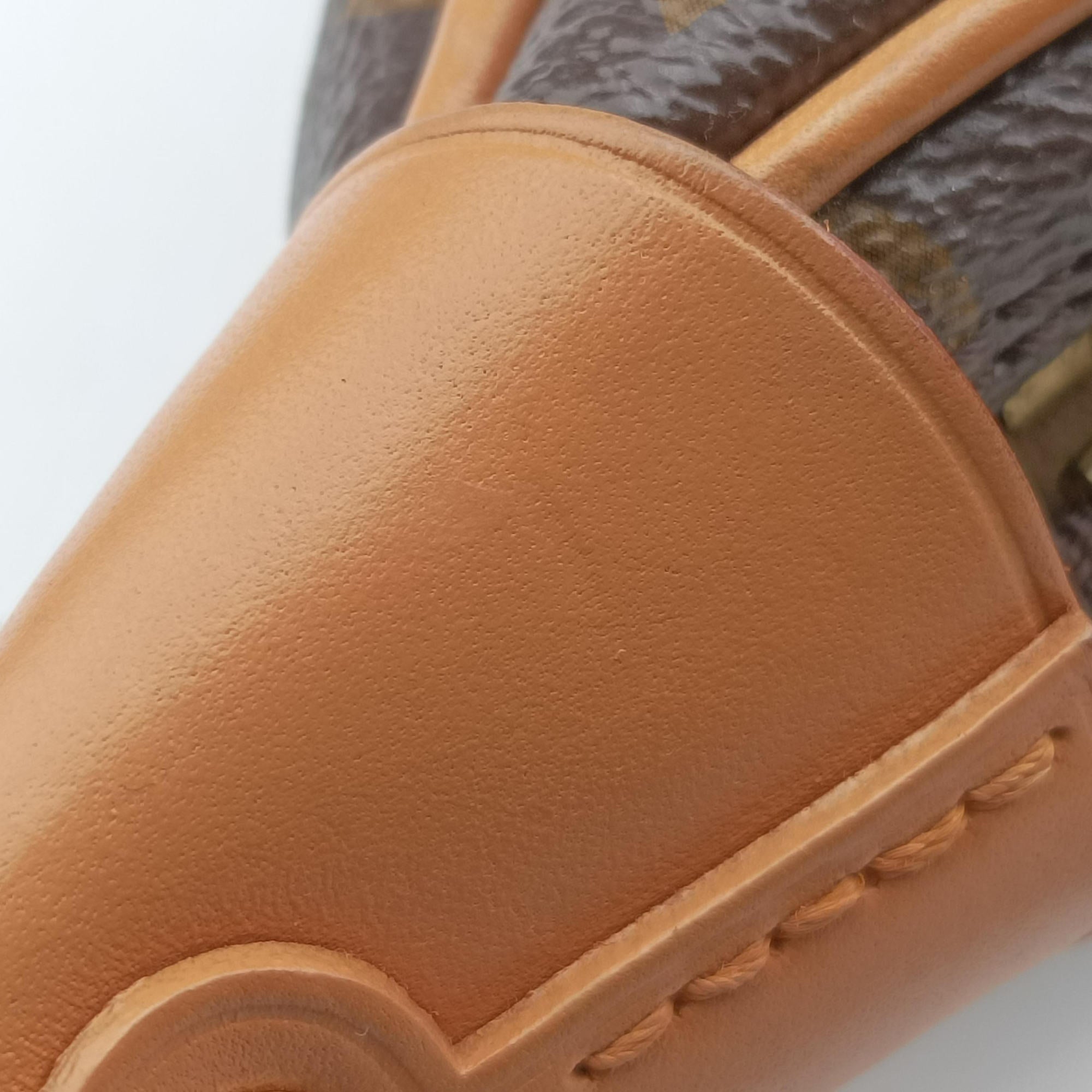 Pre-owned Louis Vuitton LOOP Brown×Beige Monogram Canvas M81098 shoulderbag | stylenewstar