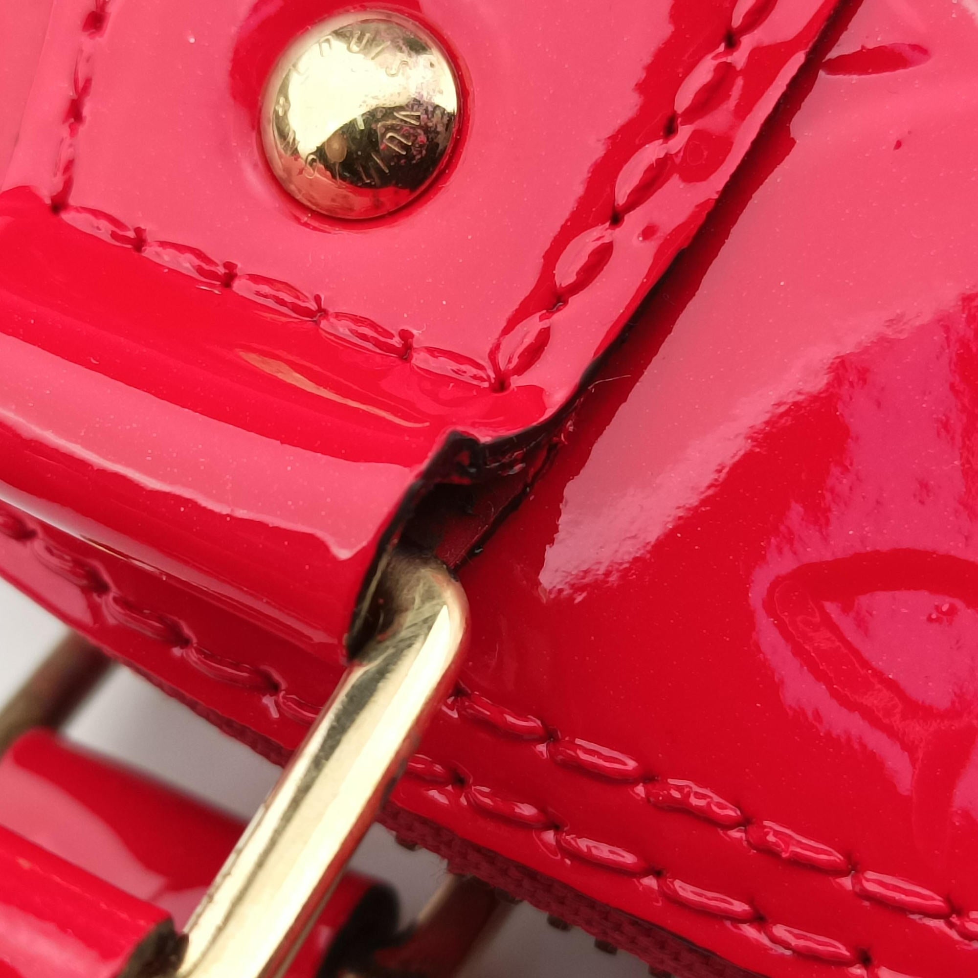 Vintage Louis Vuitton Alma BB CERISE Vernis M90174 shoulderbag | stylenewstar