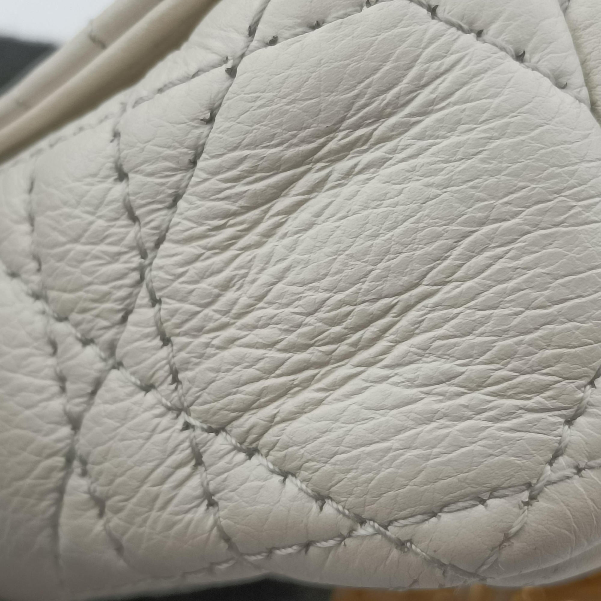 Pre-owned Christian Dior Caro micro White Leather  shoulderbag | stylenewstar