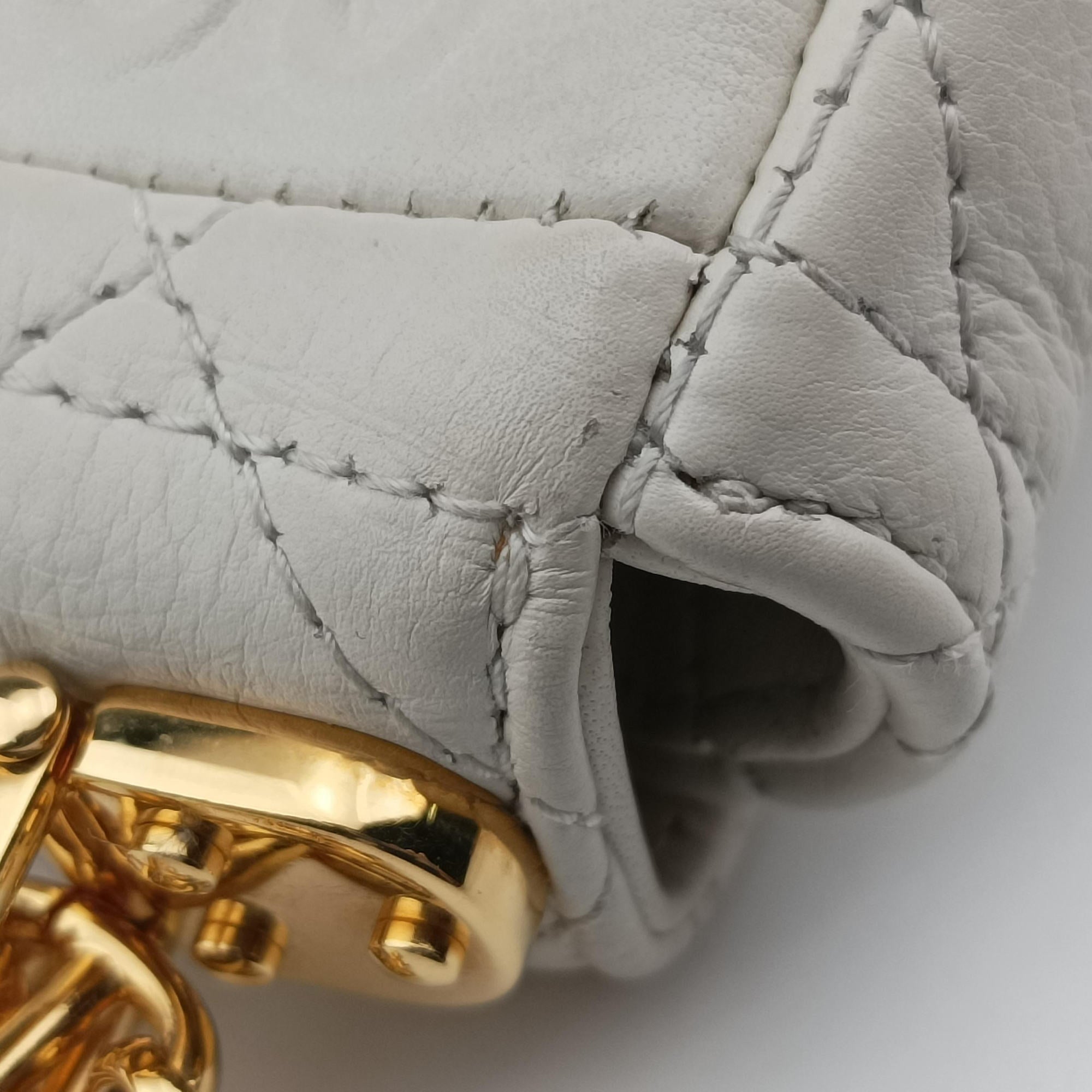 Pre-owned Christian Dior Caro micro White Leather  shoulderbag | stylenewstar