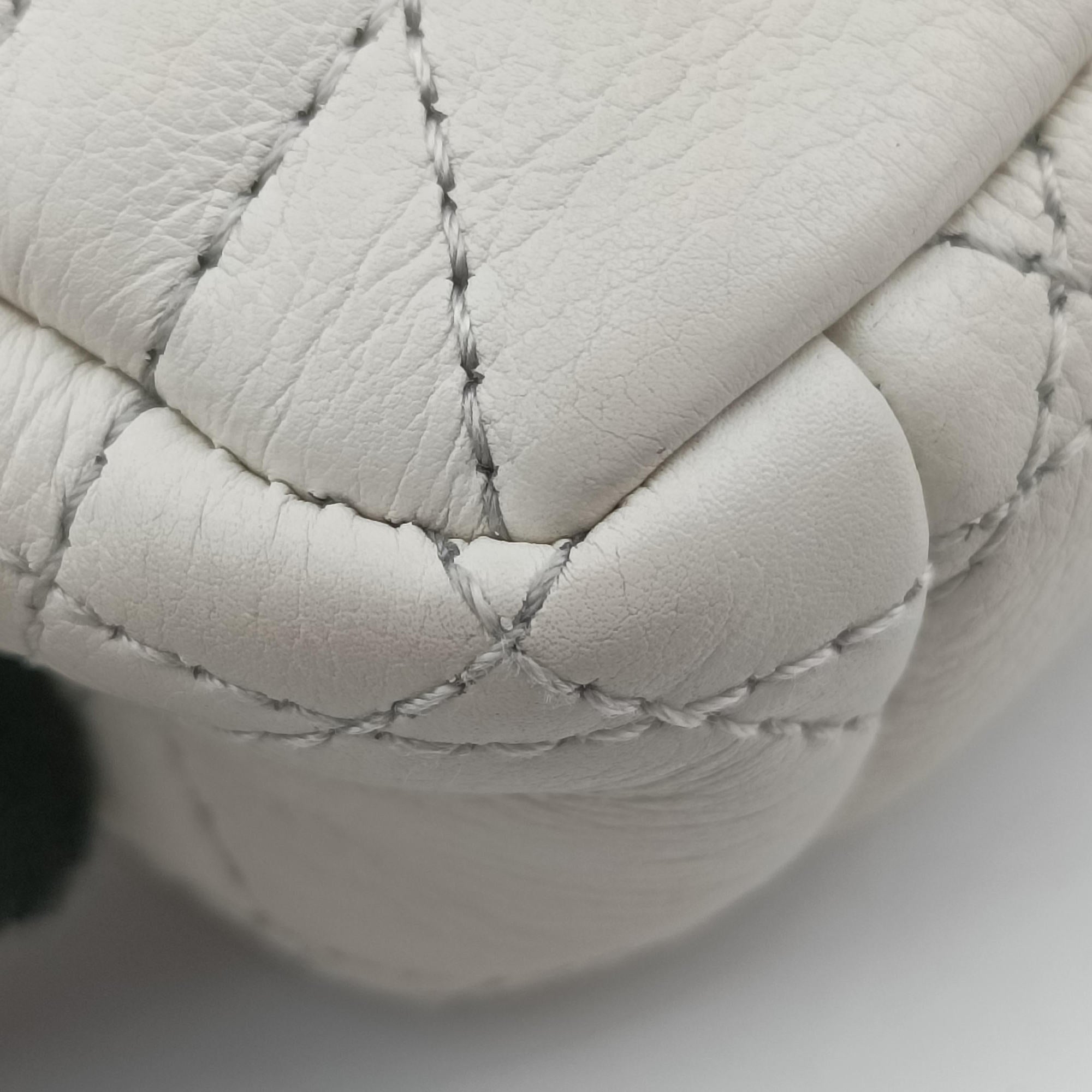 Pre-owned Christian Dior Caro micro White Leather  shoulderbag | stylenewstar