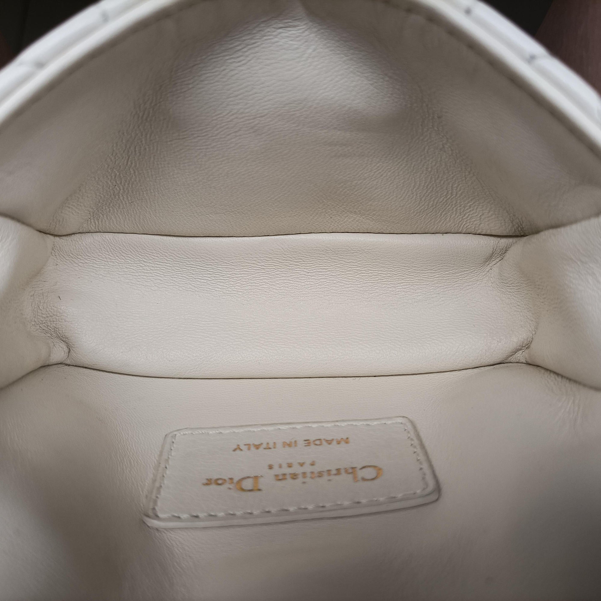 Pre-owned Christian Dior Caro micro White Leather  shoulderbag | stylenewstar